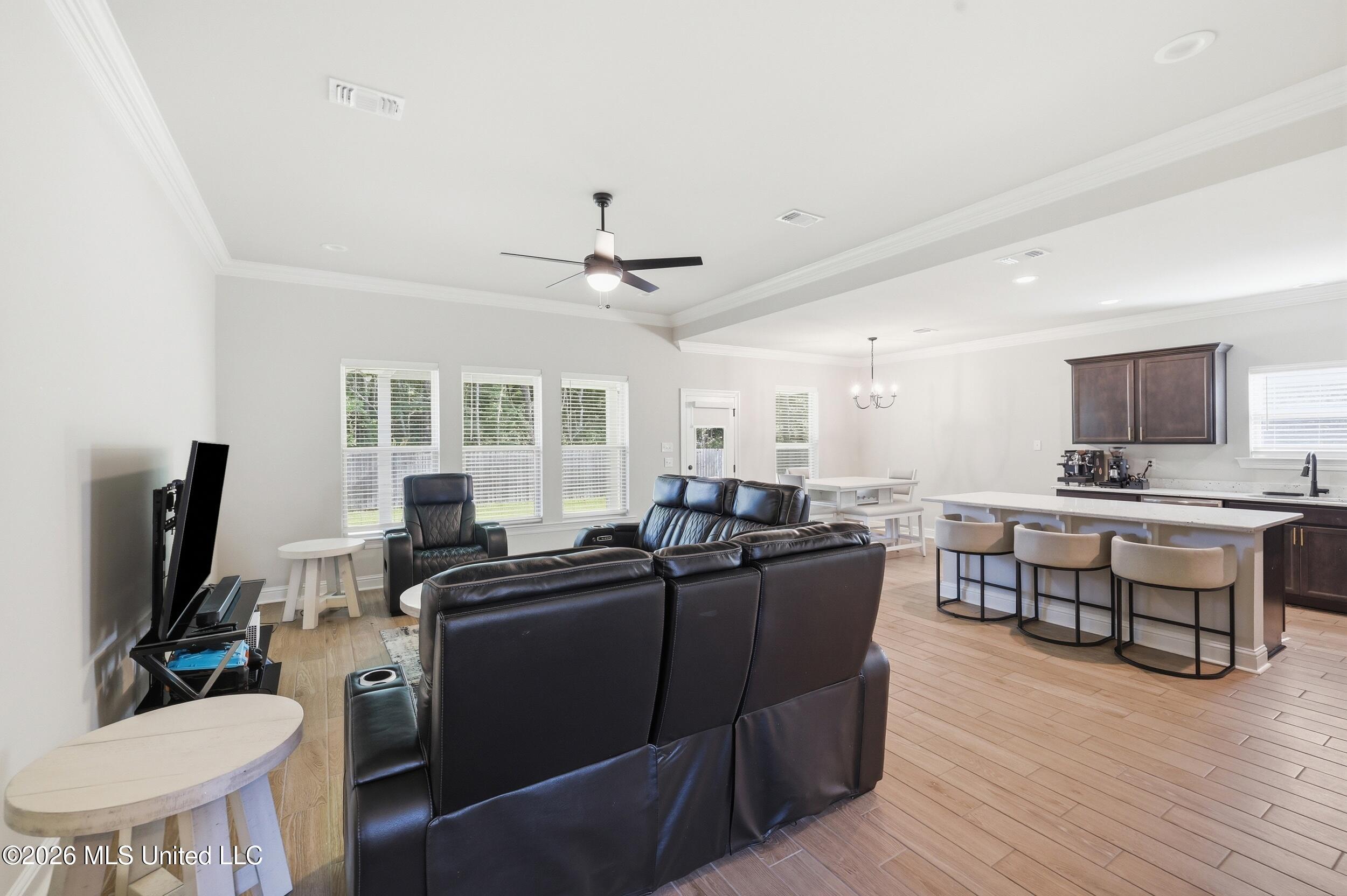 880 Leeward Drive Property Photo 10