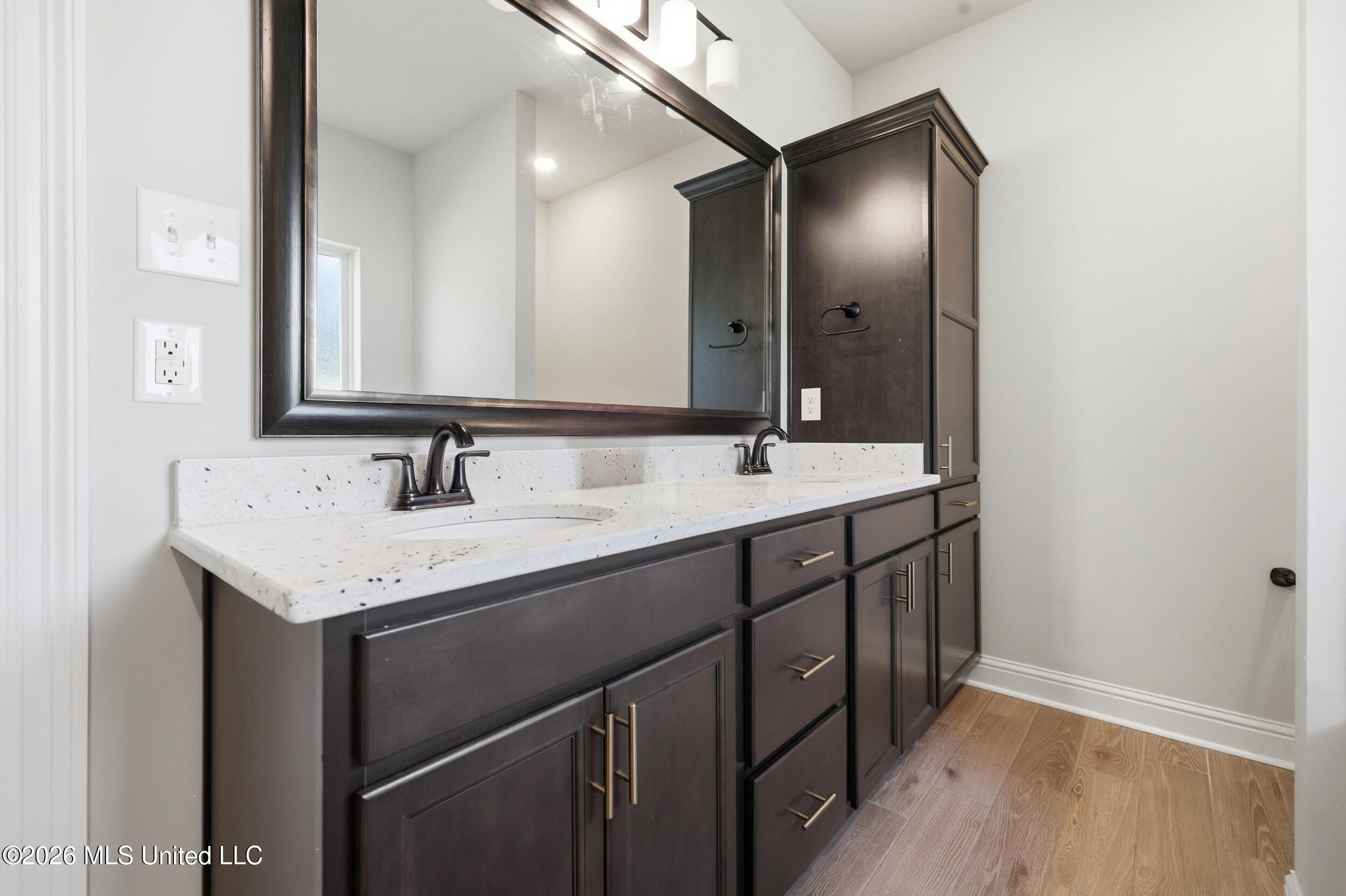 880 Leeward Drive Property Photo 16