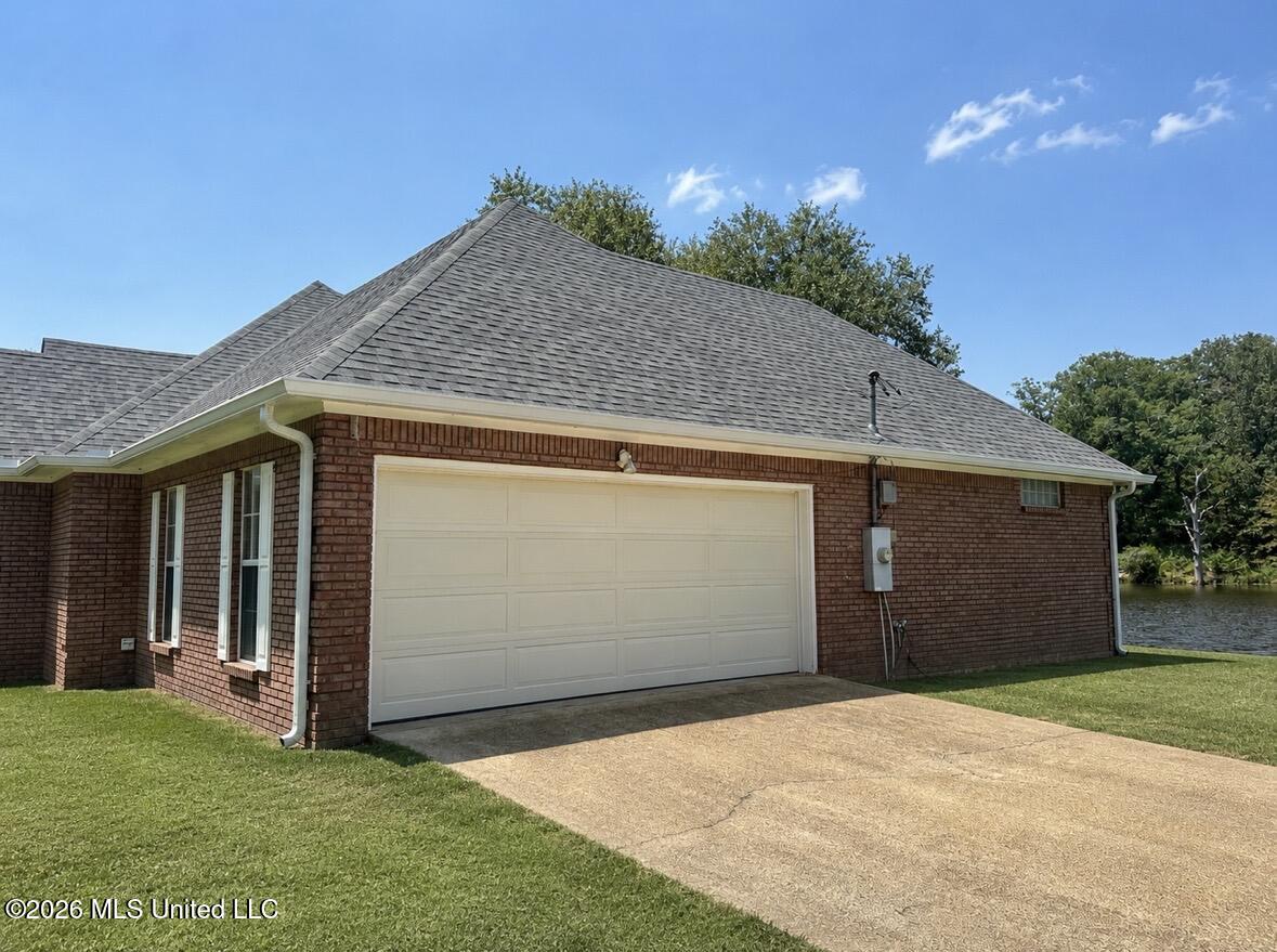 253 Windmere Drive Property Photo 3