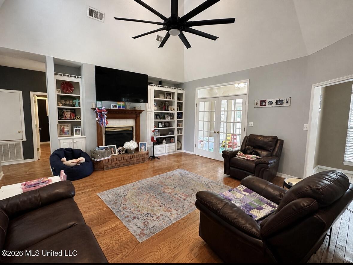 253 Windmere Drive Property Photo 6