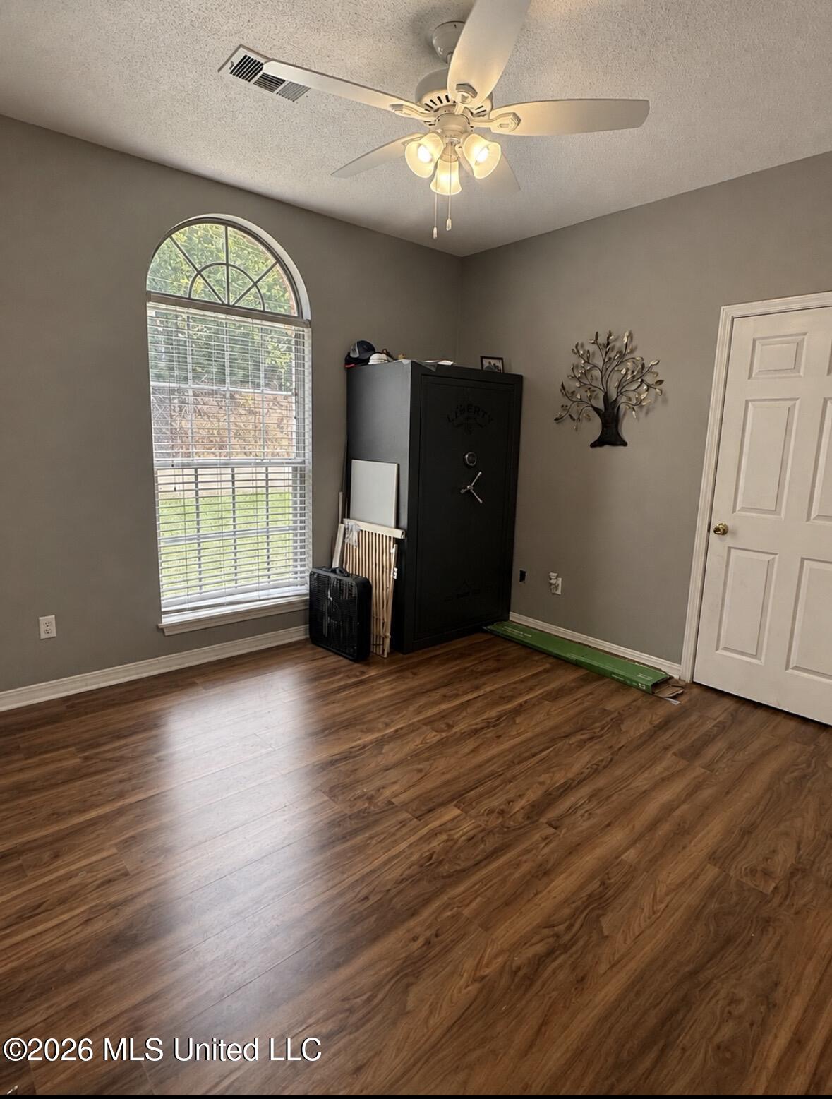 253 Windmere Drive Property Photo 16