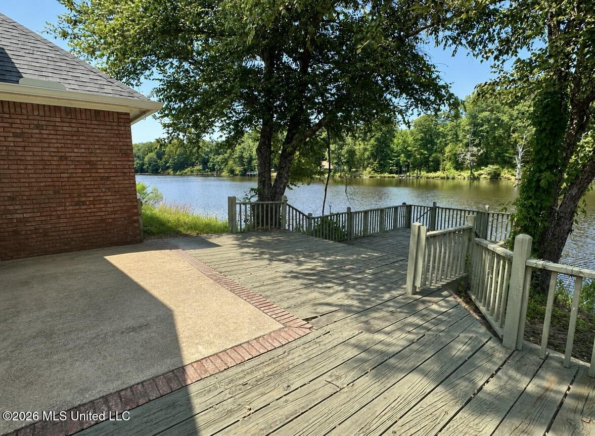 253 Windmere Drive Property Photo 23