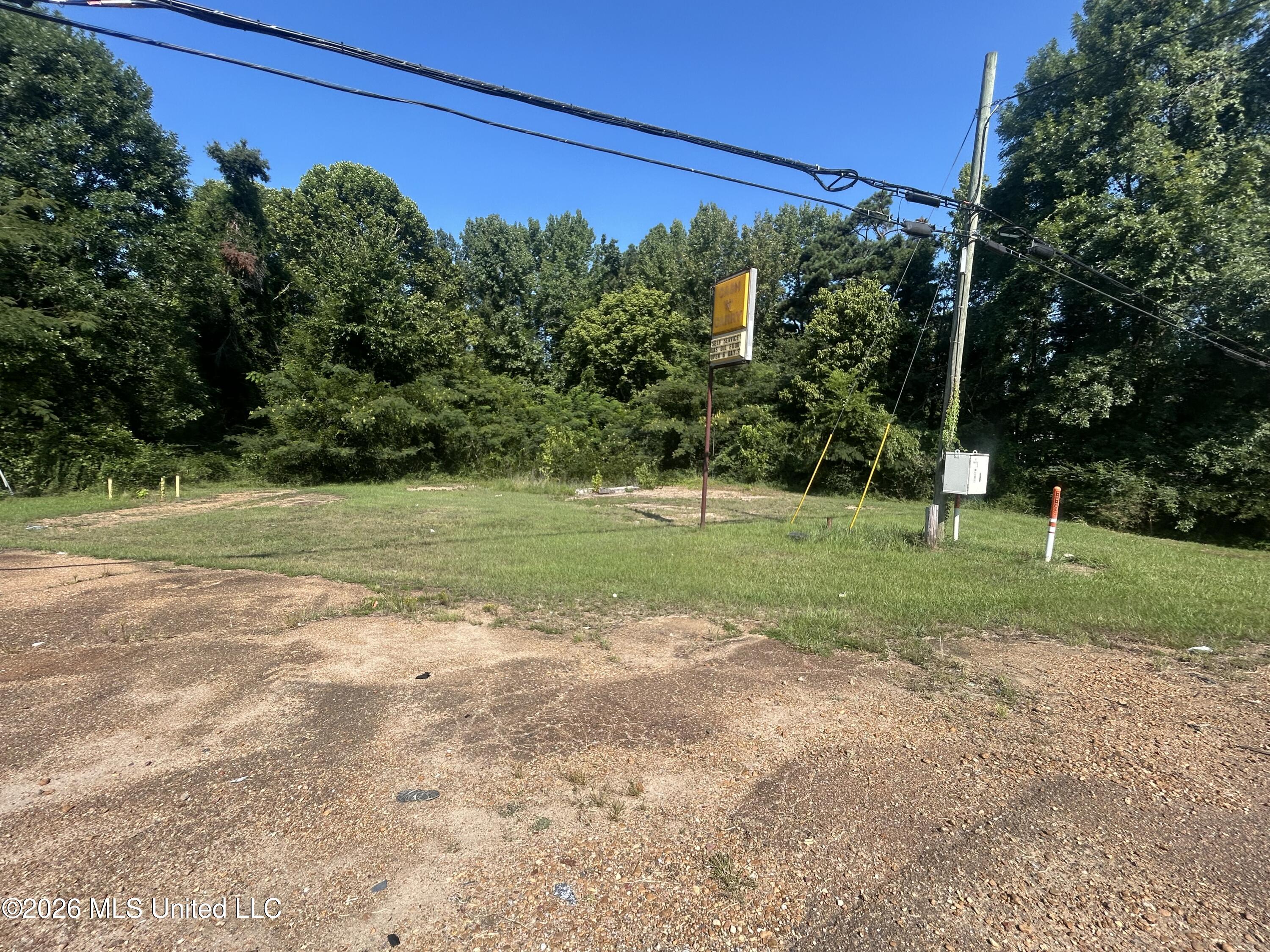 900 S Applegate Street Property Photo 3