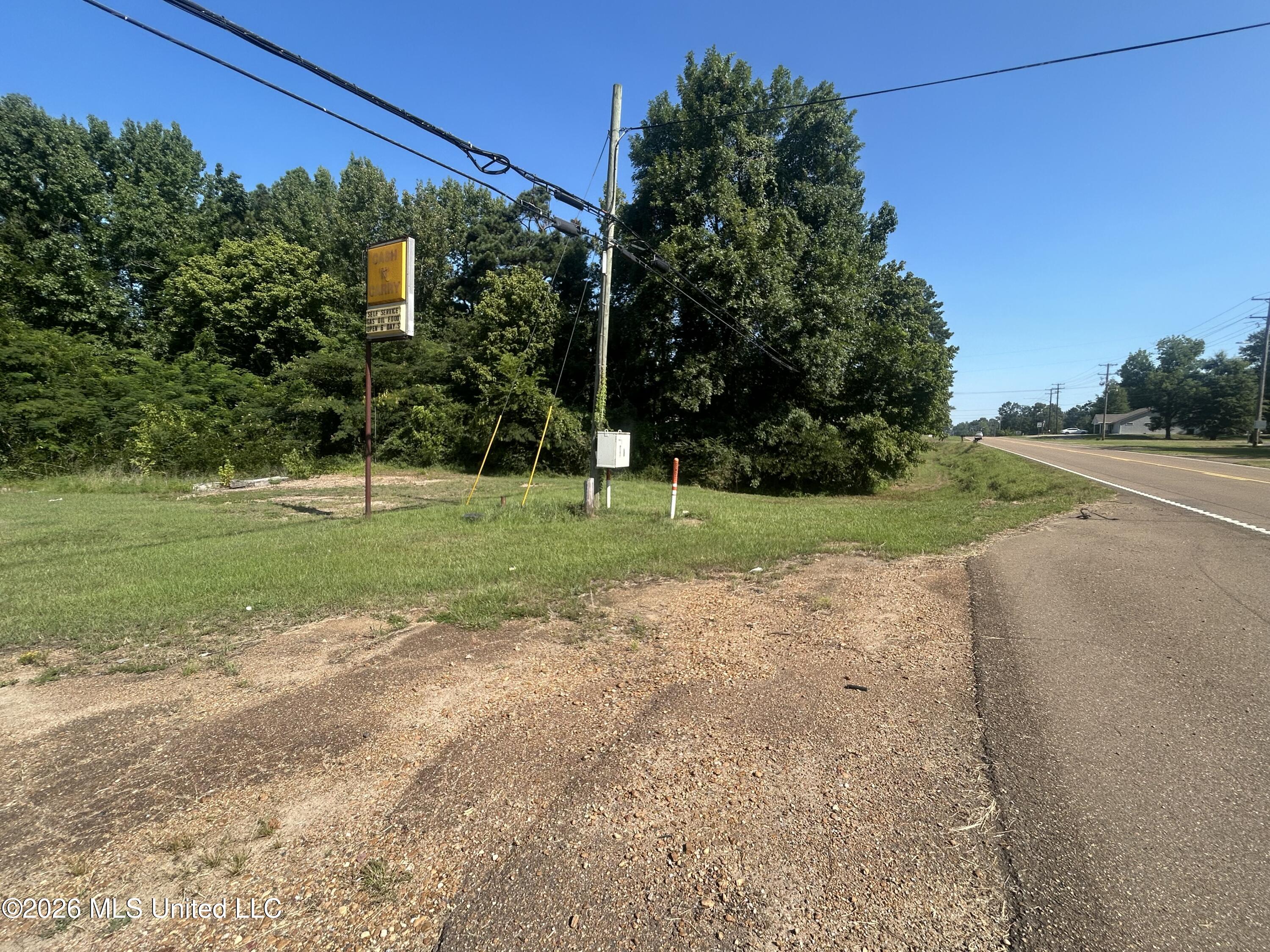 900 S Applegate Street Property Photo 4