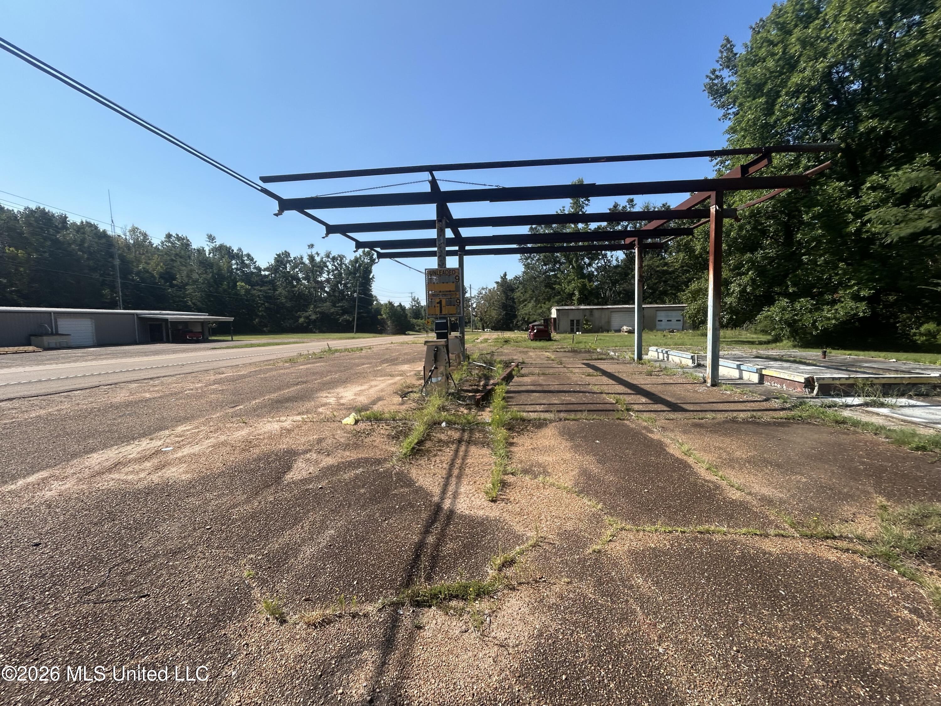 900 S Applegate Street Property Photo 8