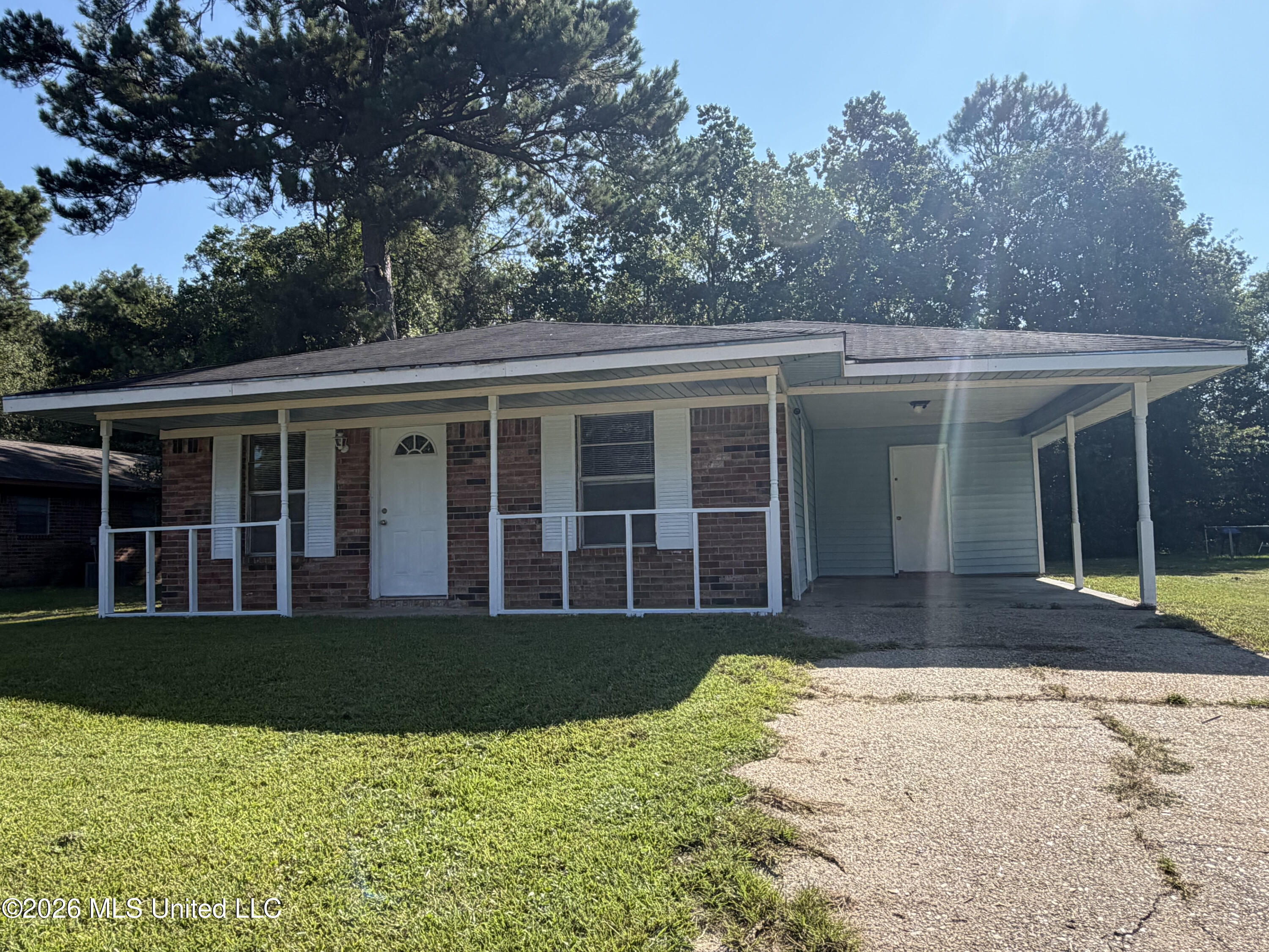 3853 Jeffery Road Property Photo 1