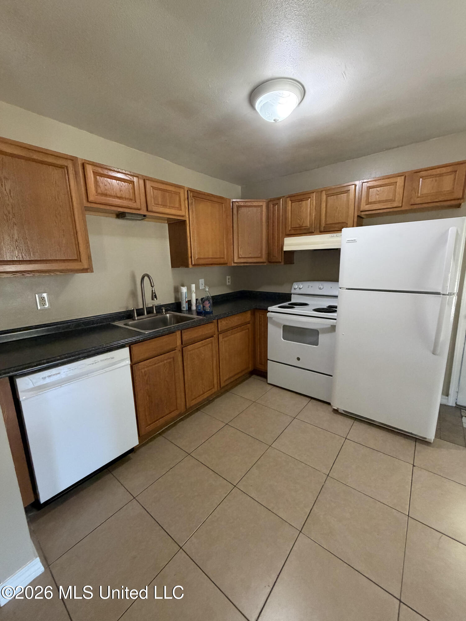 3853 Jeffery Road Property Photo 3