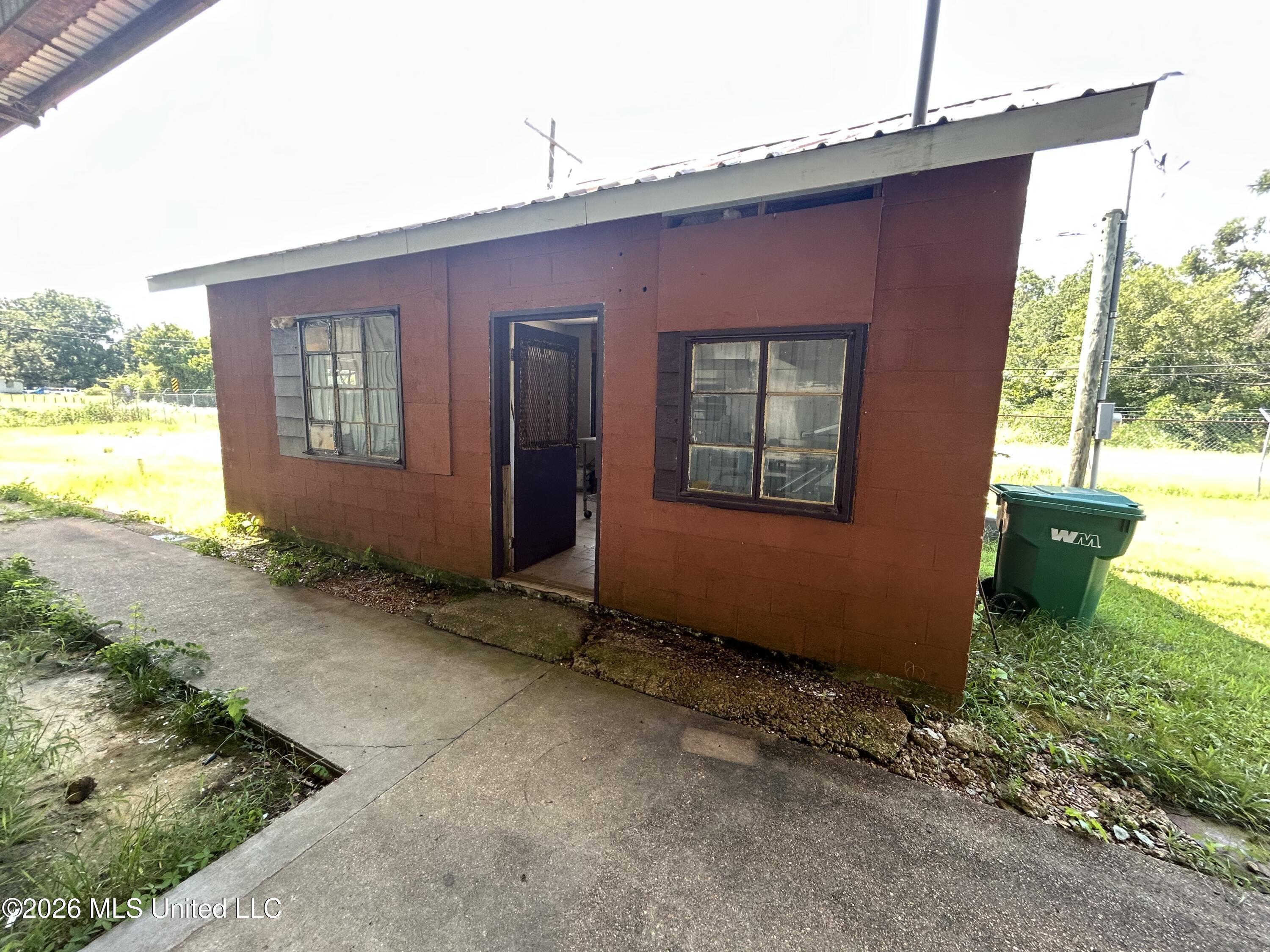 Greensboro Street Property Photo 27