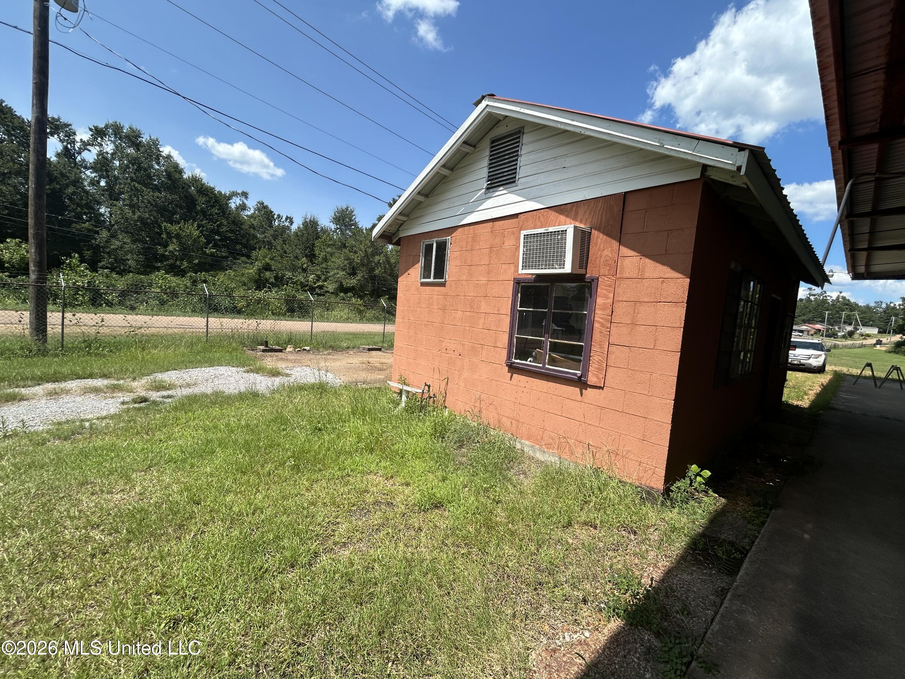 Greensboro Street Property Photo 28