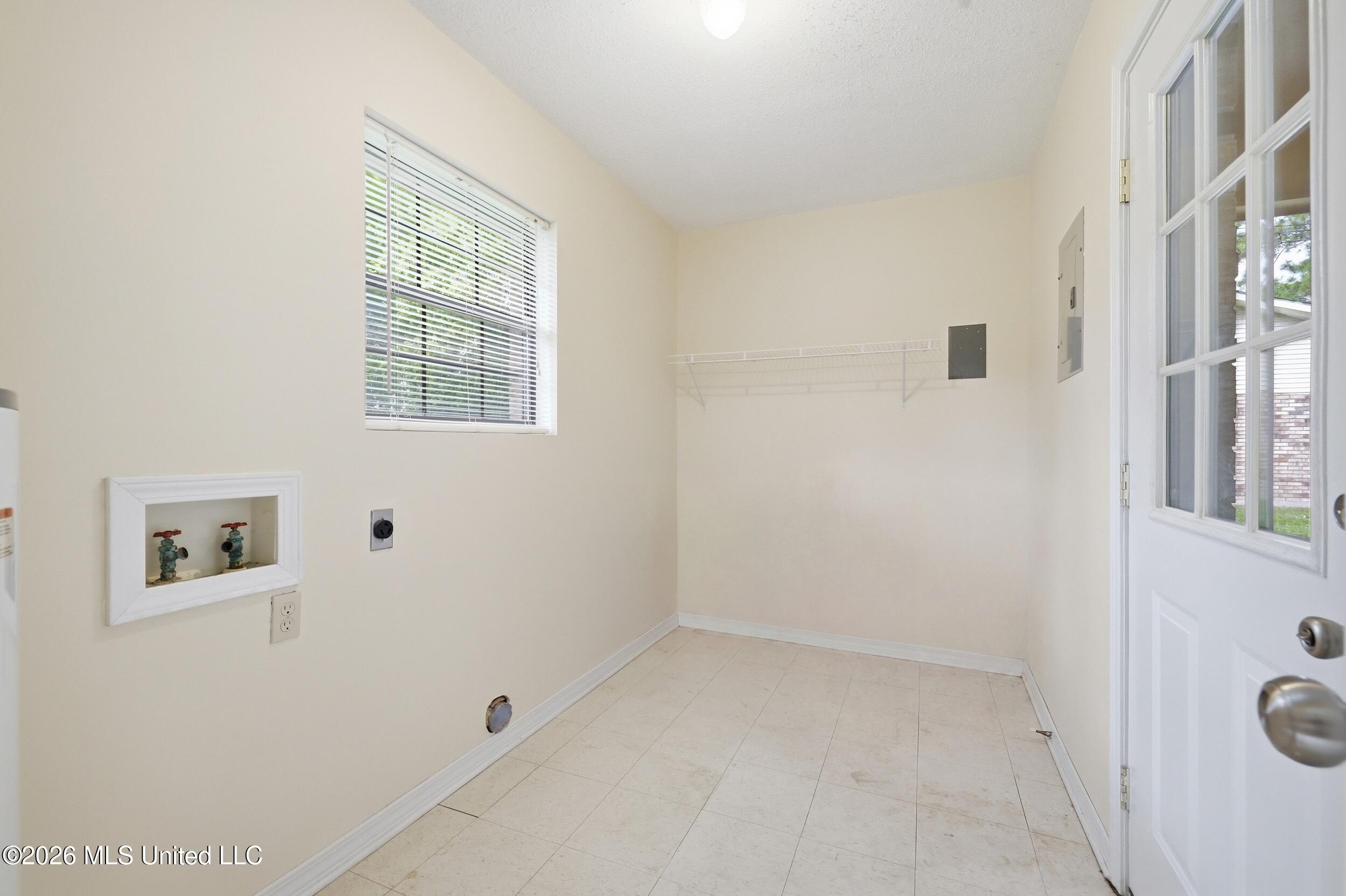 815 Amar Street Property Photo 9