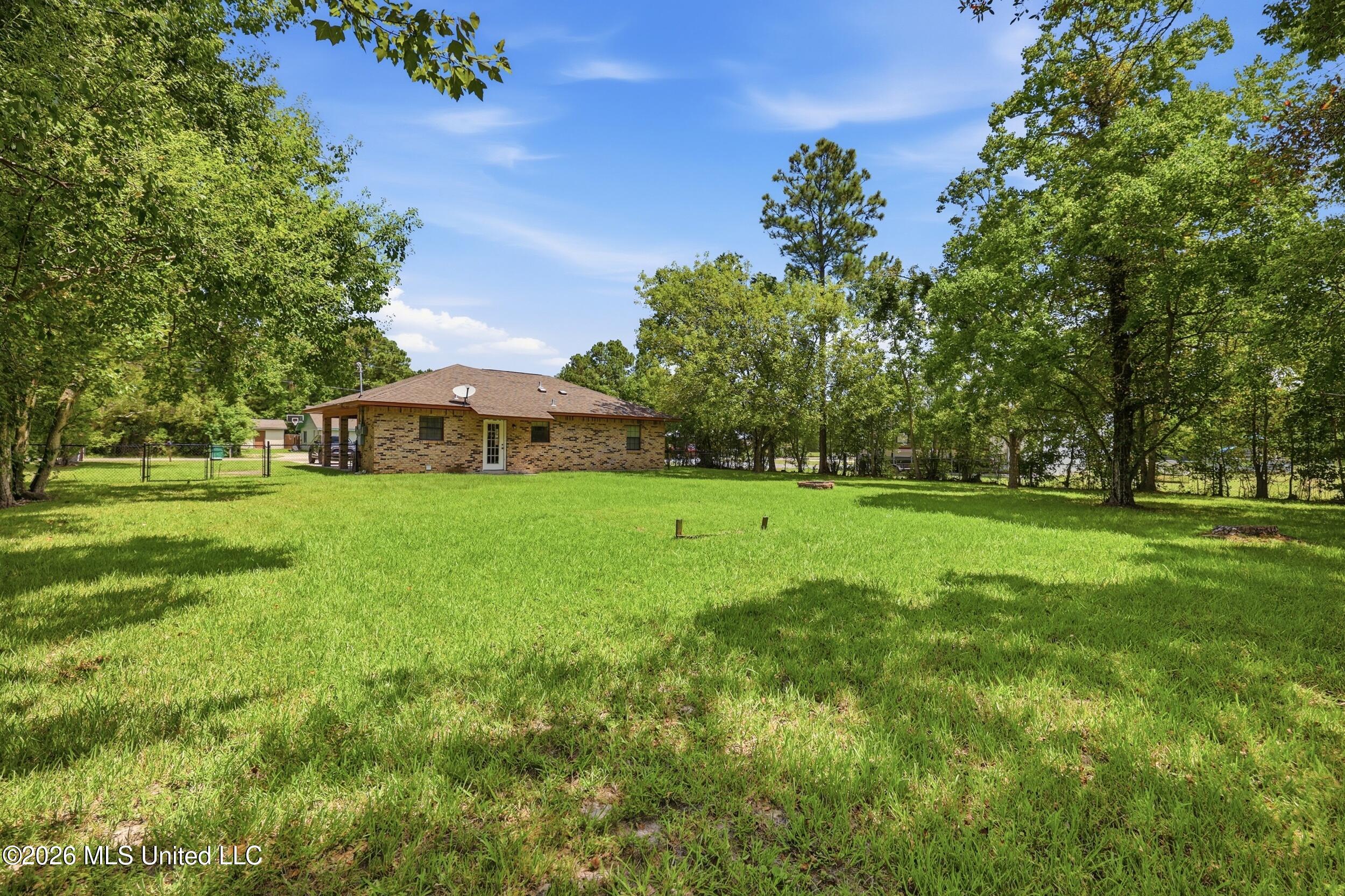 815 Amar Street Property Photo 10