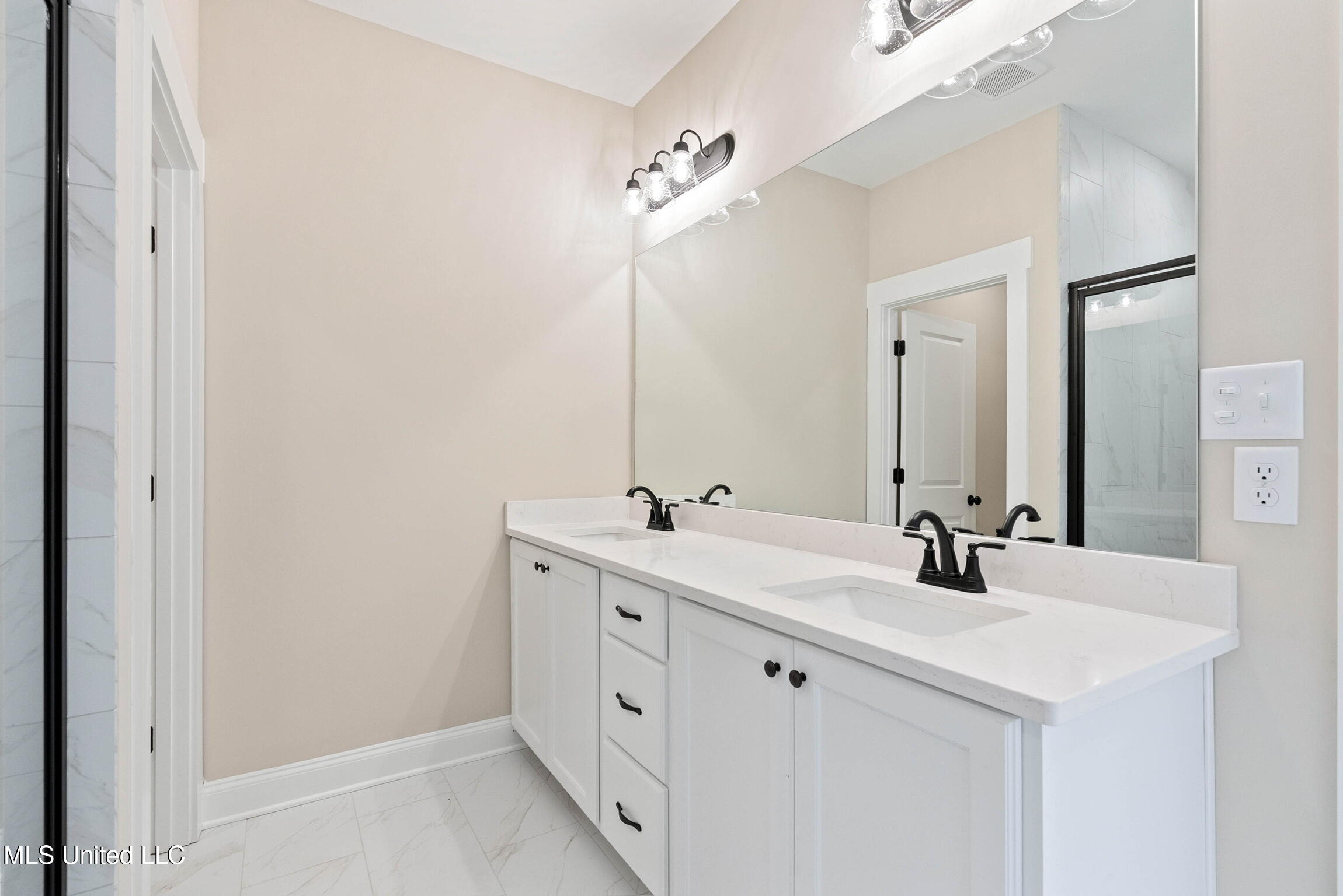 695 Bolivar Drive Property Photo 15