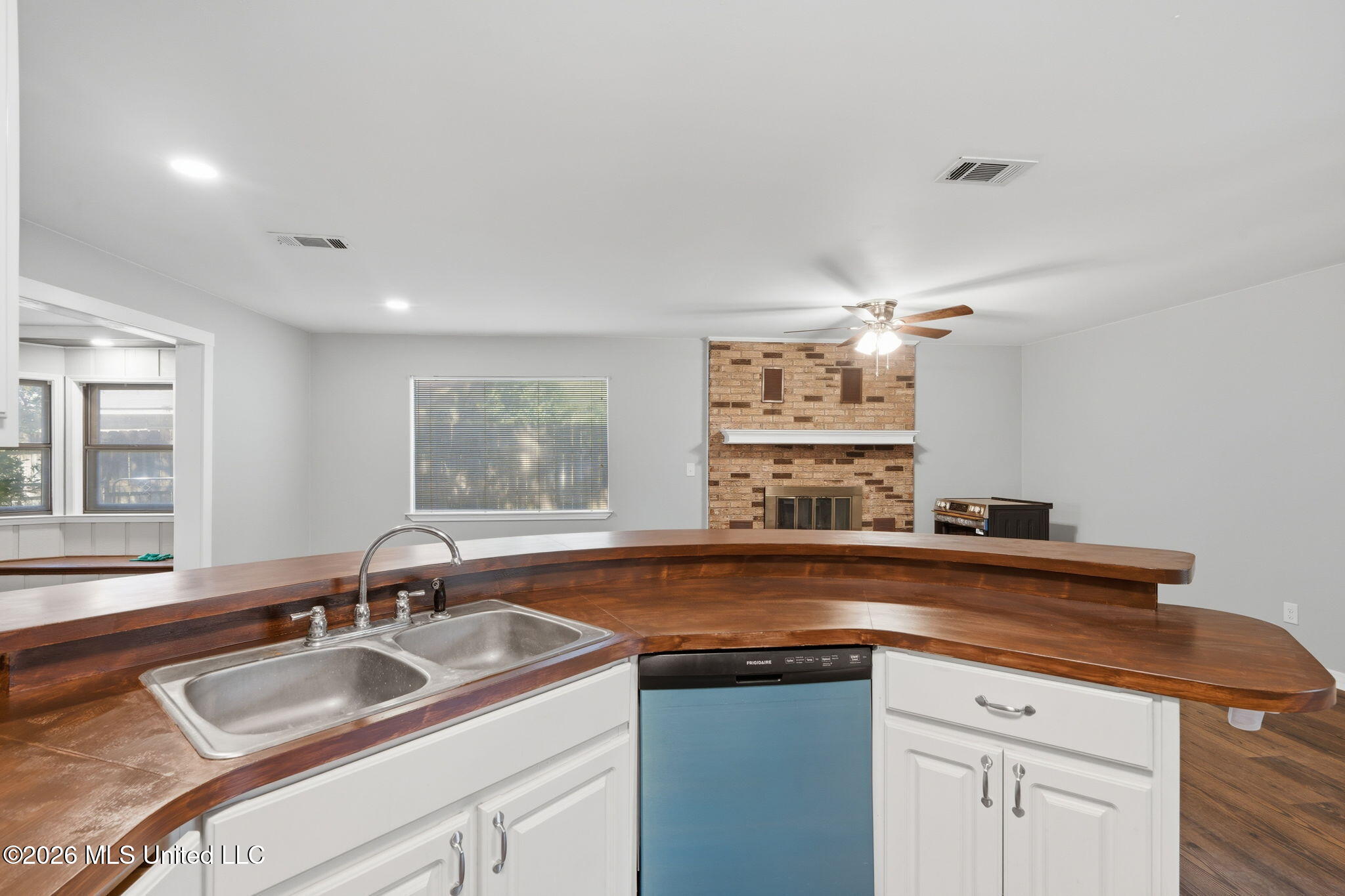 8505 Mermaid Avenue Property Photo 7