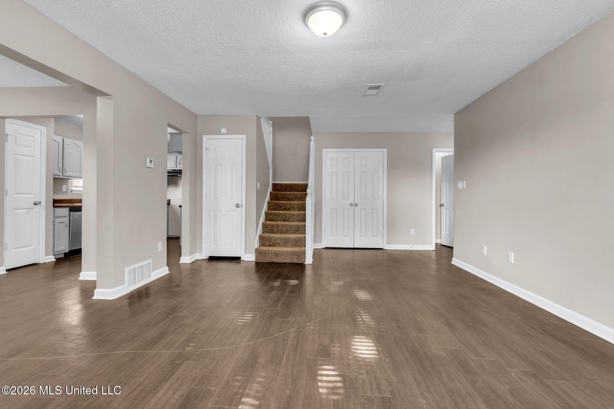 10101 Stephenson Lane Property Photo 3