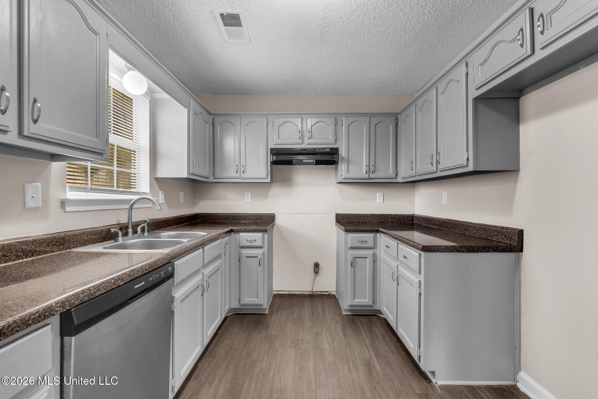 10101 Stephenson Lane Property Photo 6