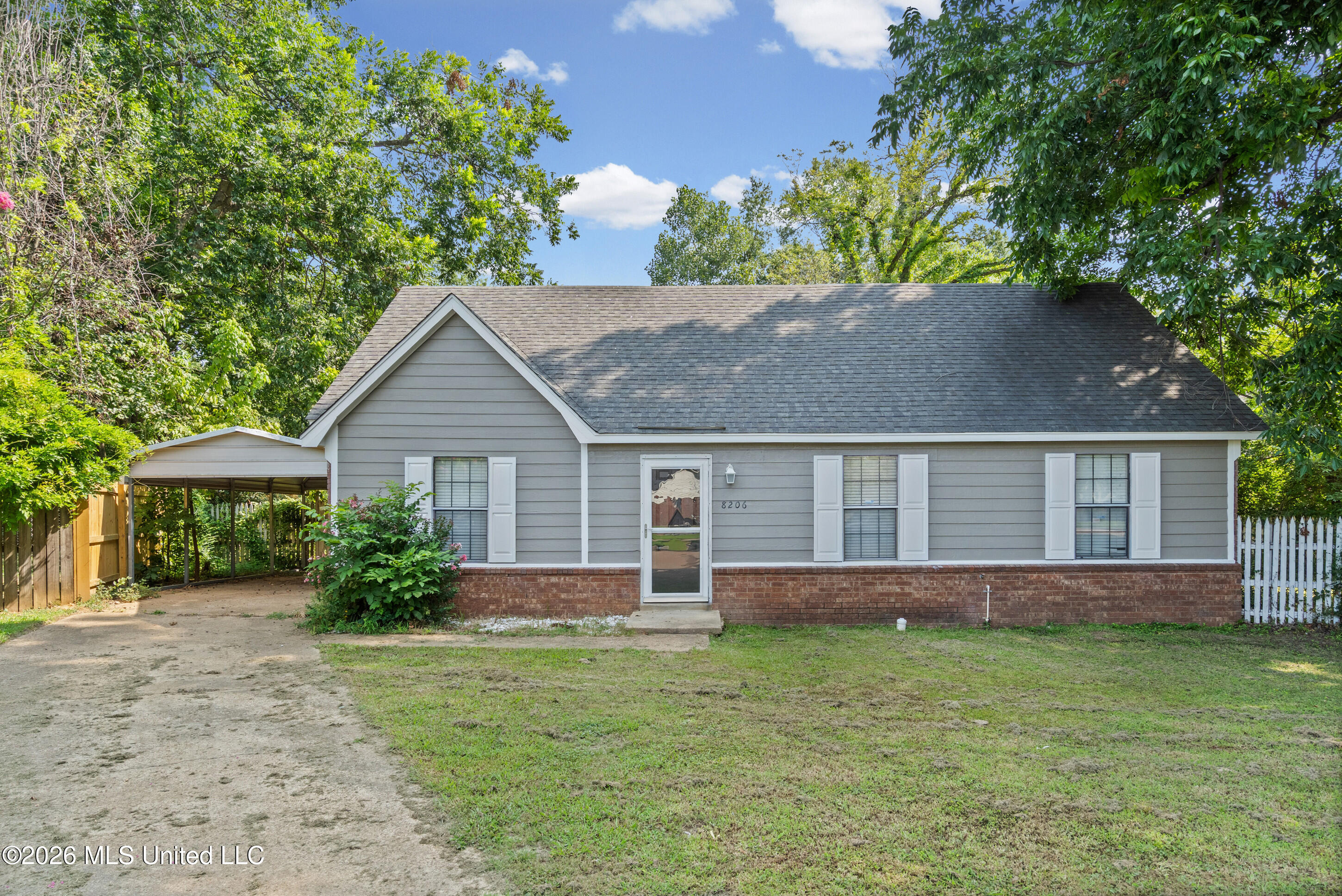 8206 Birch Cove Property Photo 2