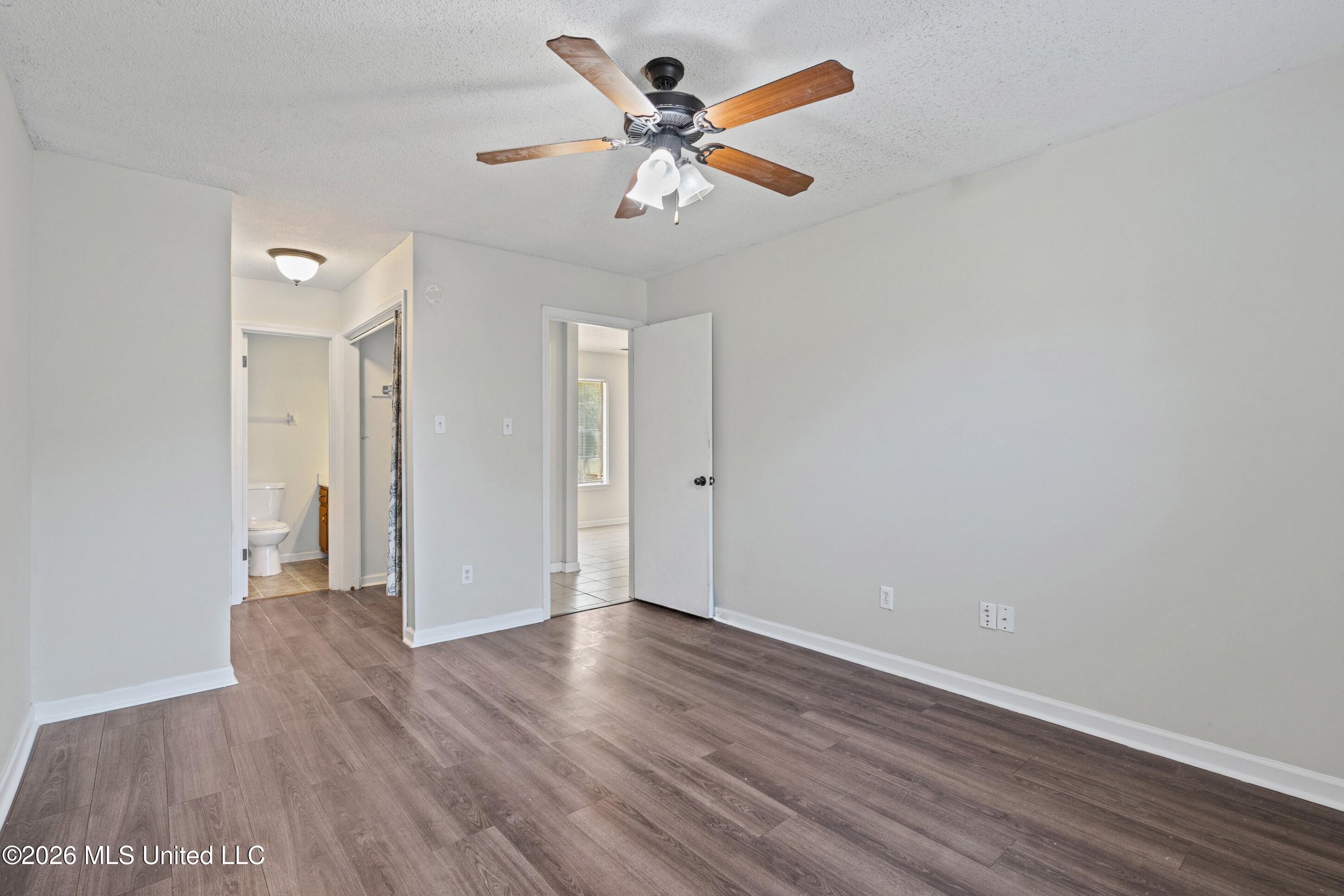 8206 Birch Cove Property Photo 11