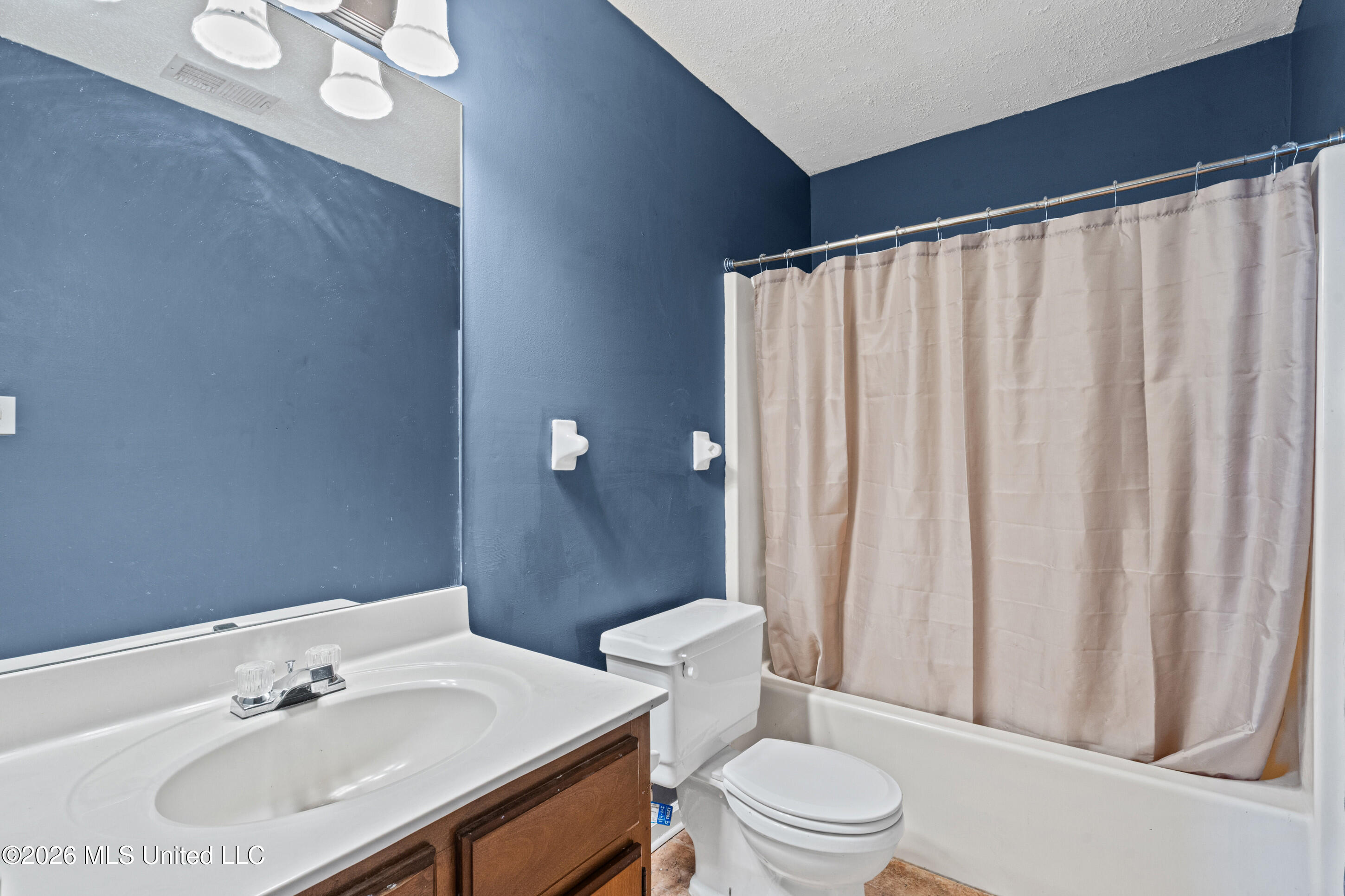 8206 Birch Cove Property Photo 13