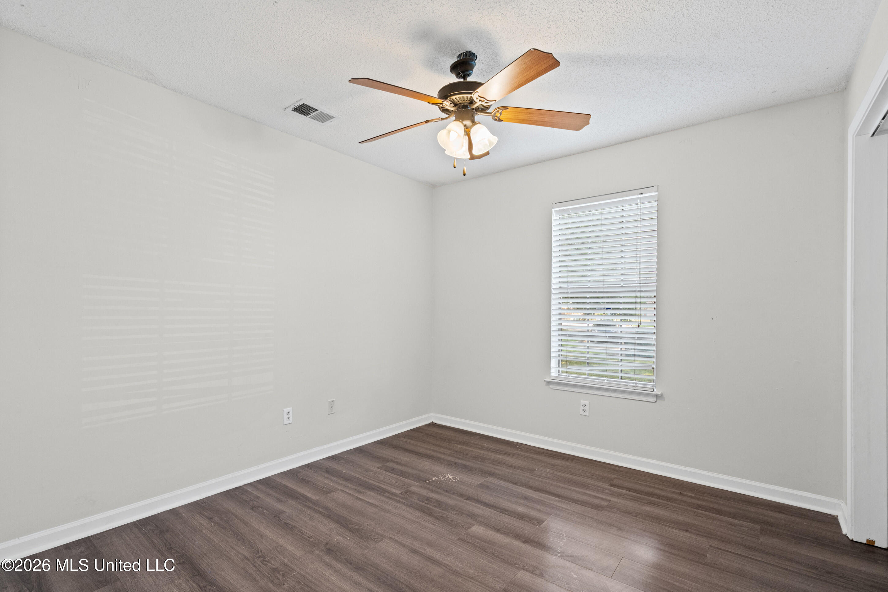8206 Birch Cove Property Photo 14