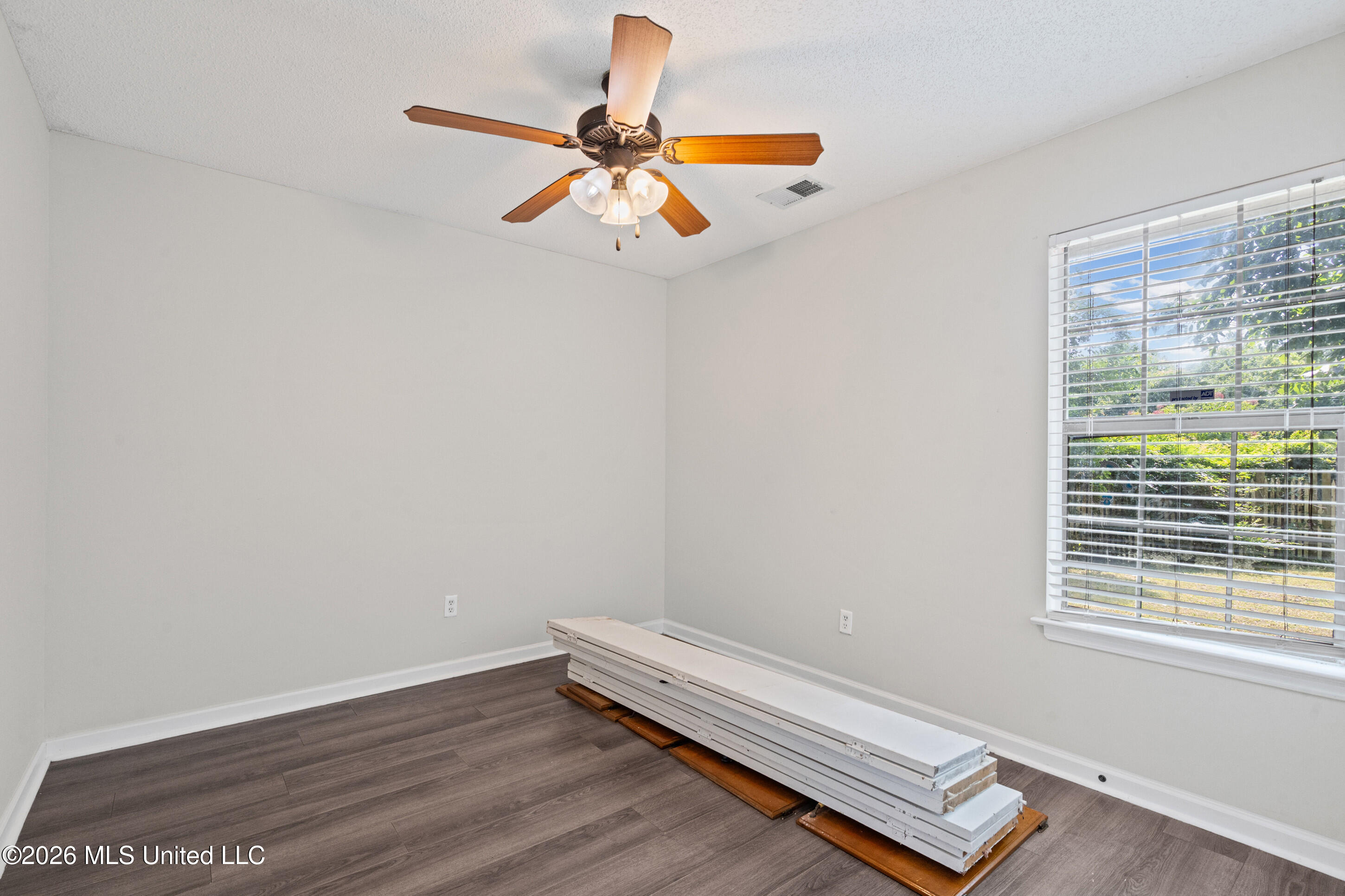 8206 Birch Cove Property Photo 16