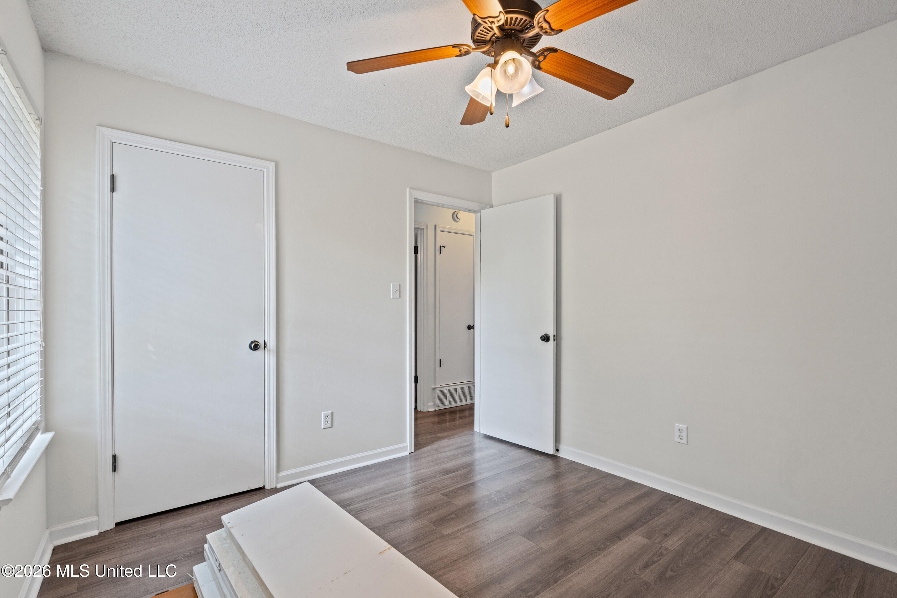 8206 Birch Cove Property Photo 17