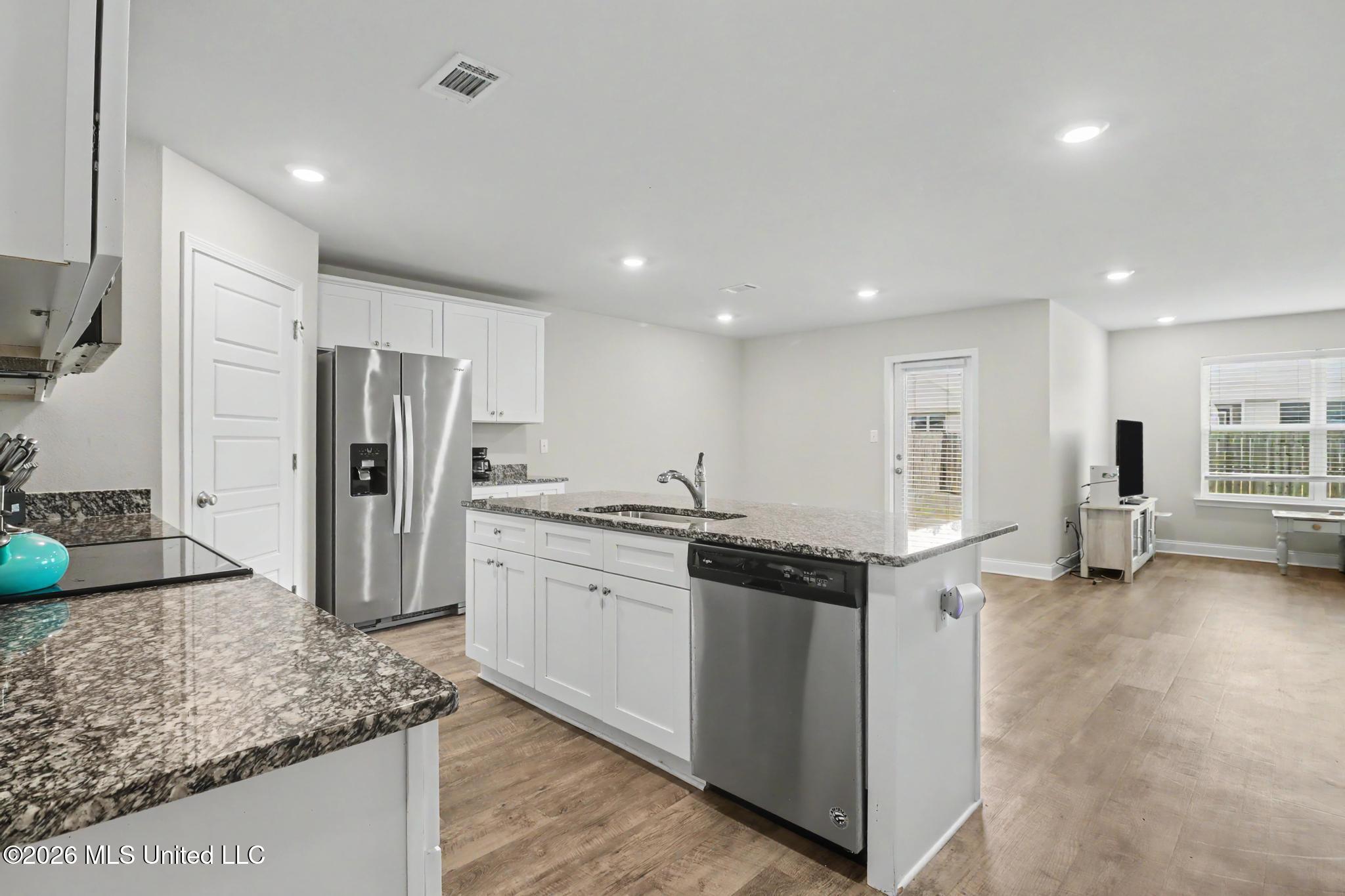 10212 Willow Leaf Drive Property Photo 3