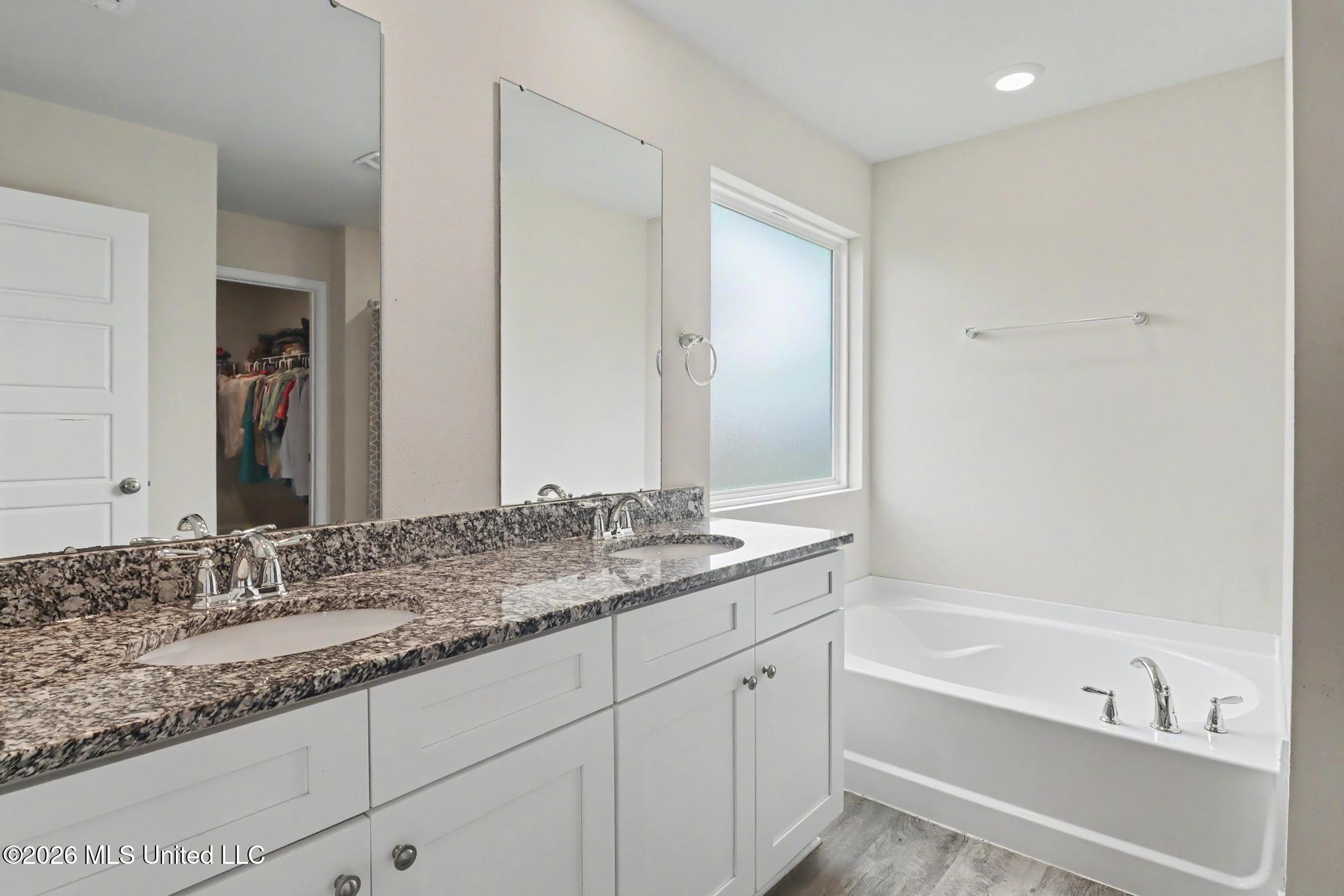 10212 Willow Leaf Drive Property Photo 14