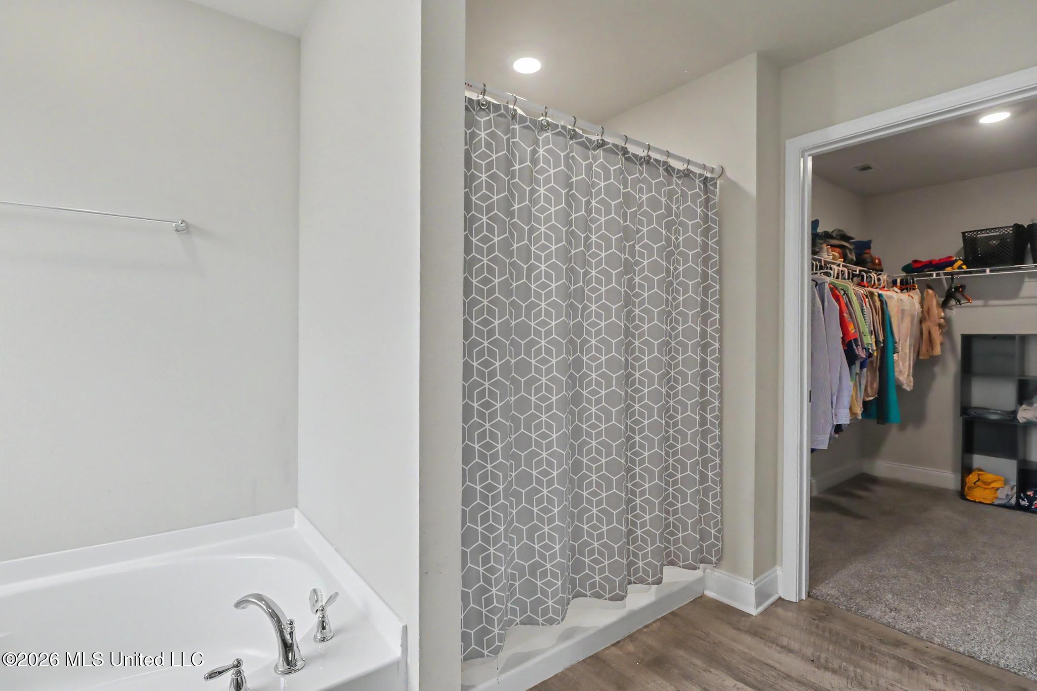 10212 Willow Leaf Drive Property Photo 15
