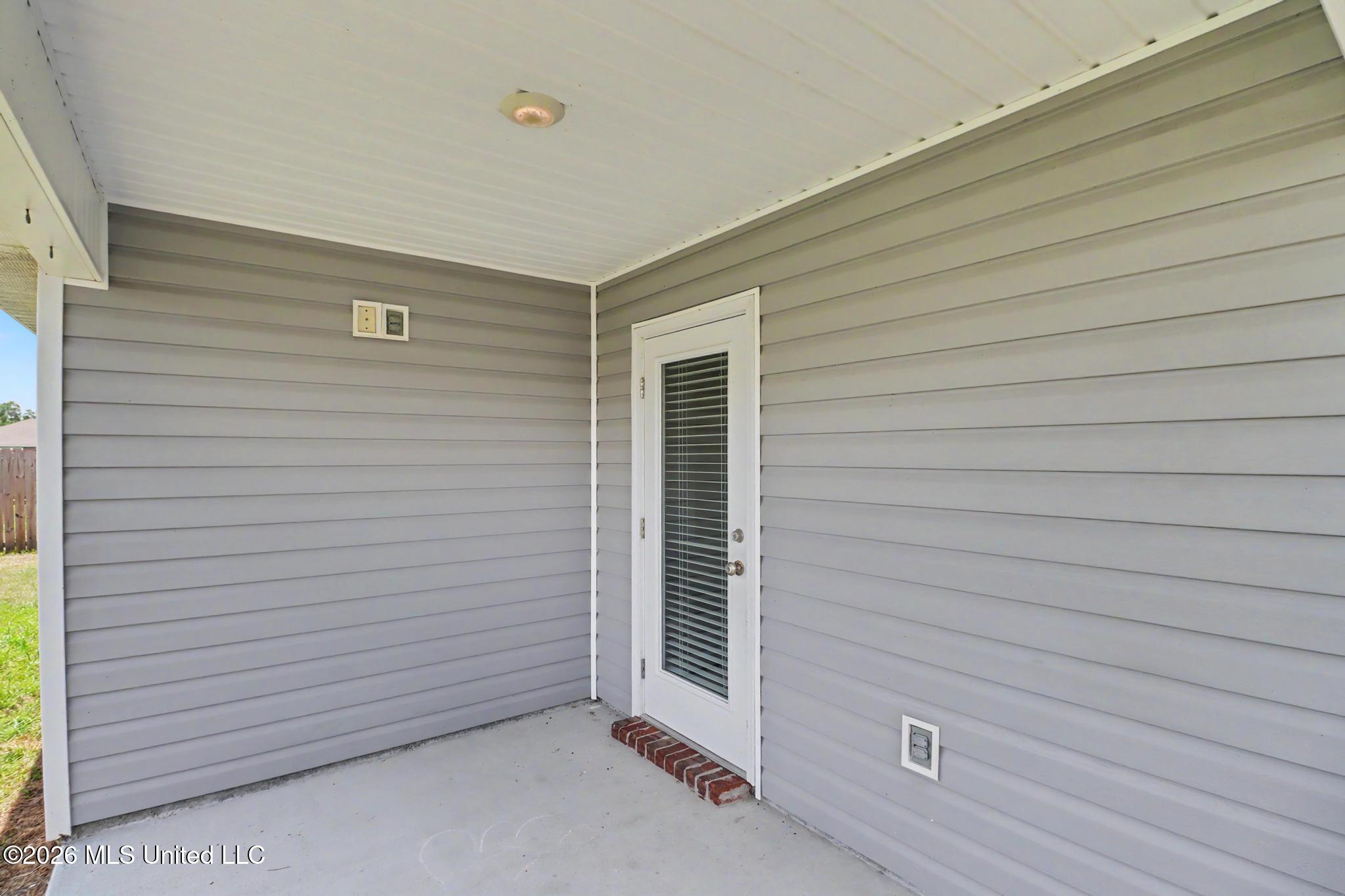 10212 Willow Leaf Drive Property Photo 22