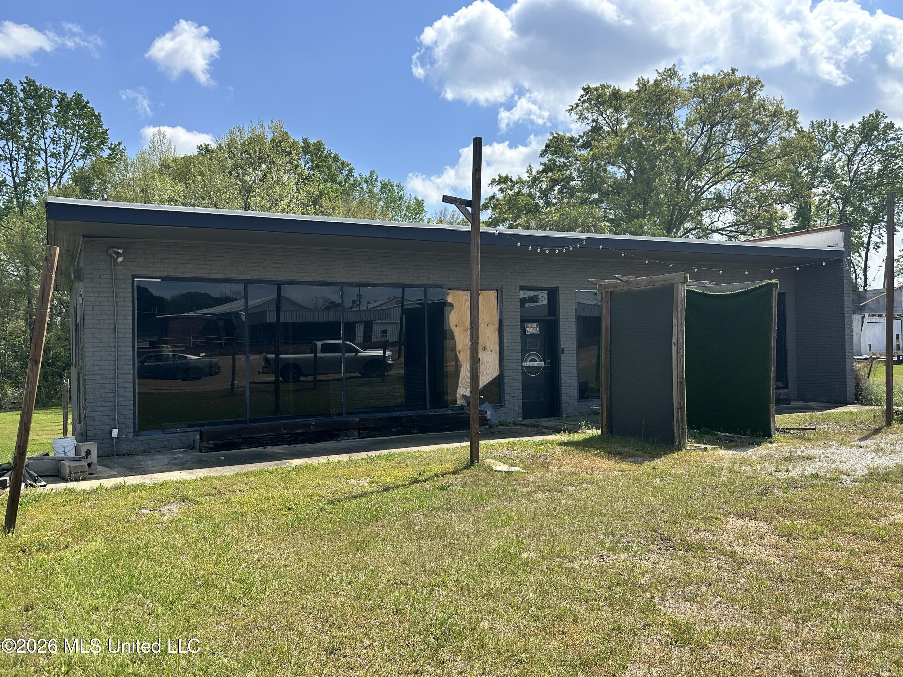 1101 S Broadway Street Property Photo 2
