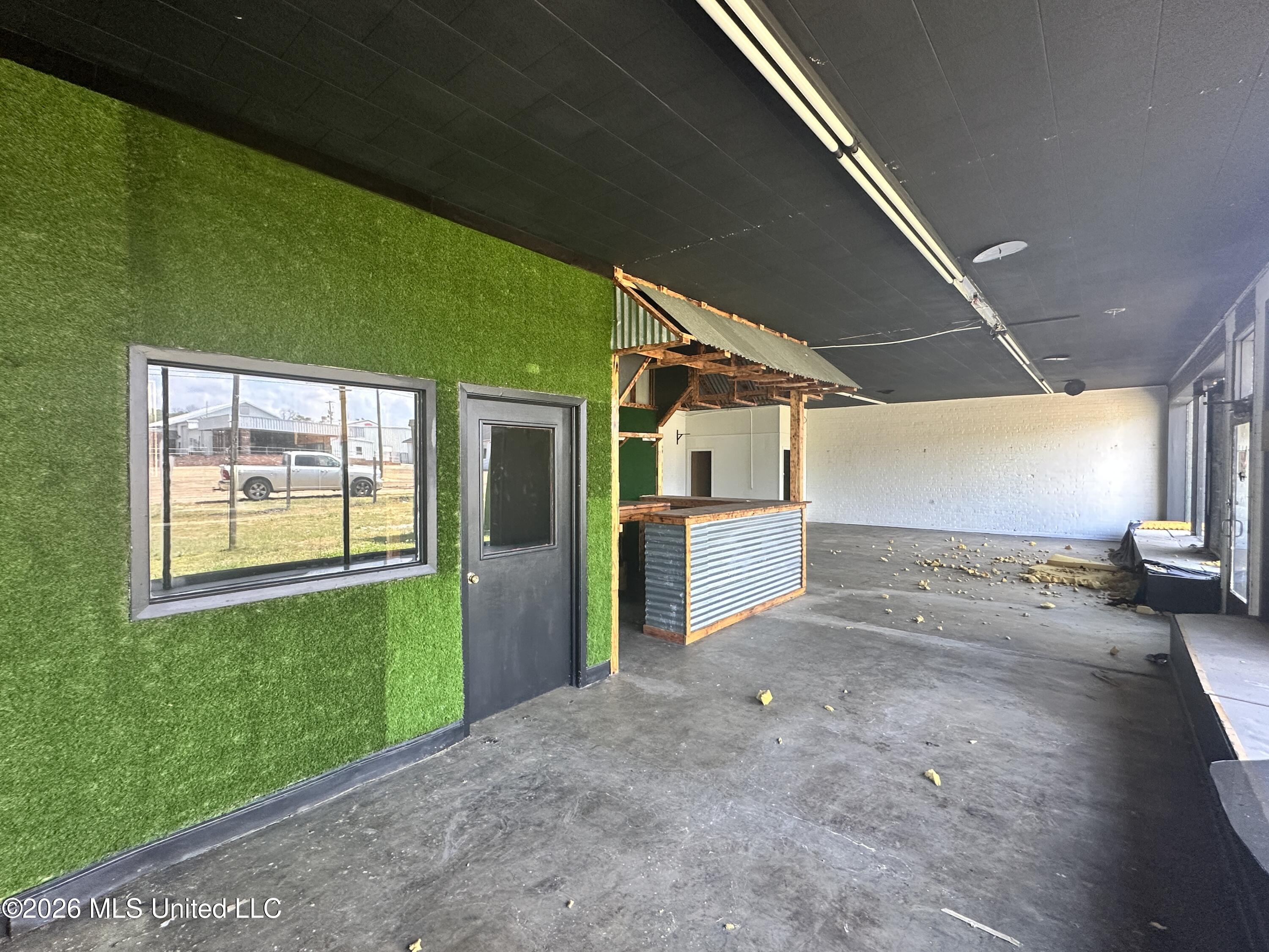 1101 S Broadway Street Property Photo 3