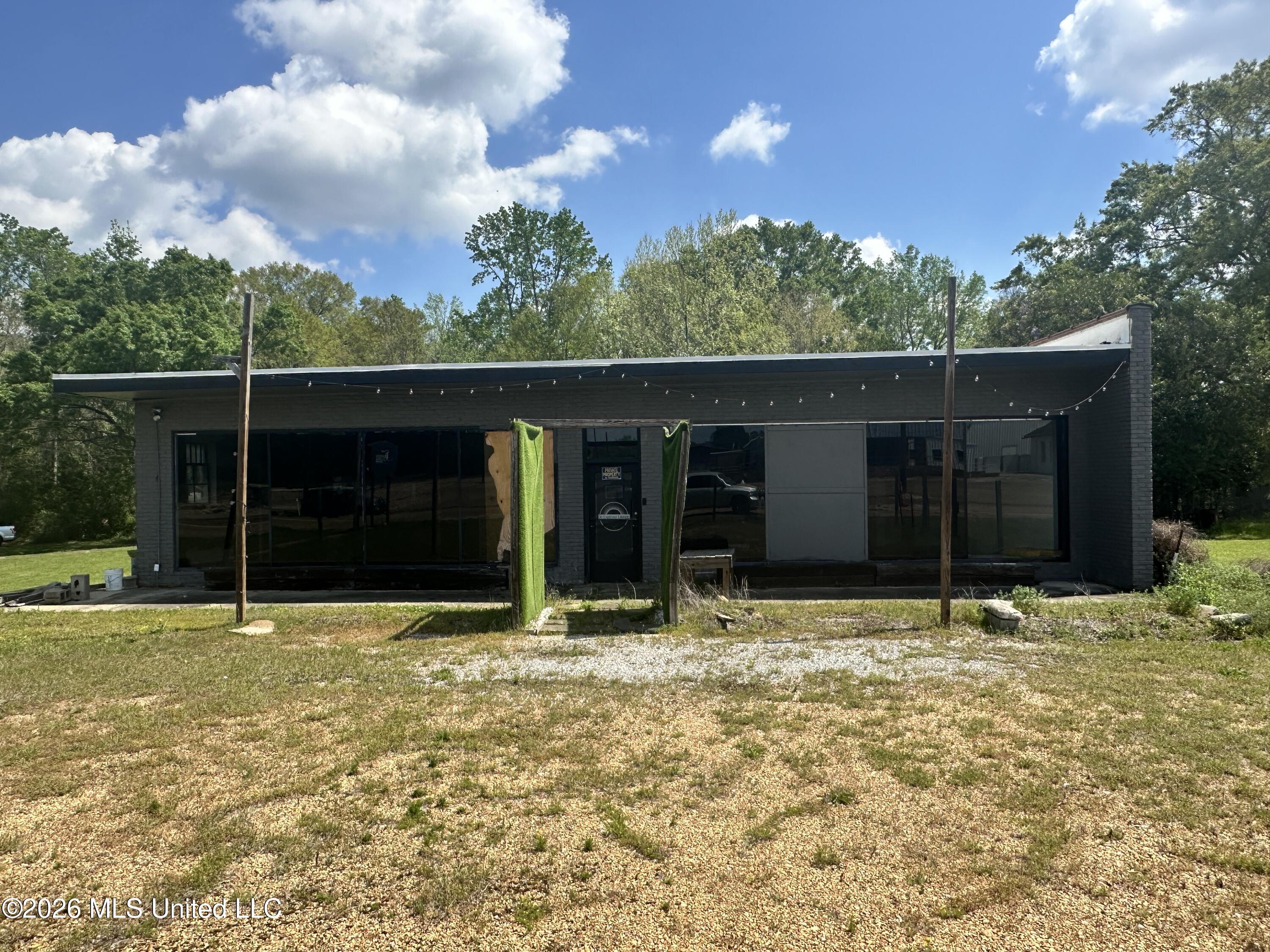 1101 S Broadway Street Property Photo 11