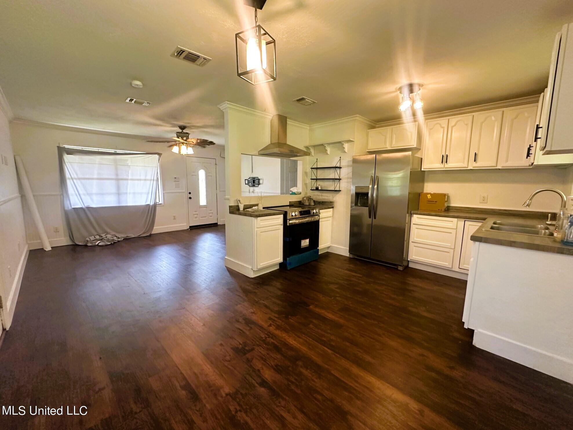 258 Conrad Lane Property Photo 4