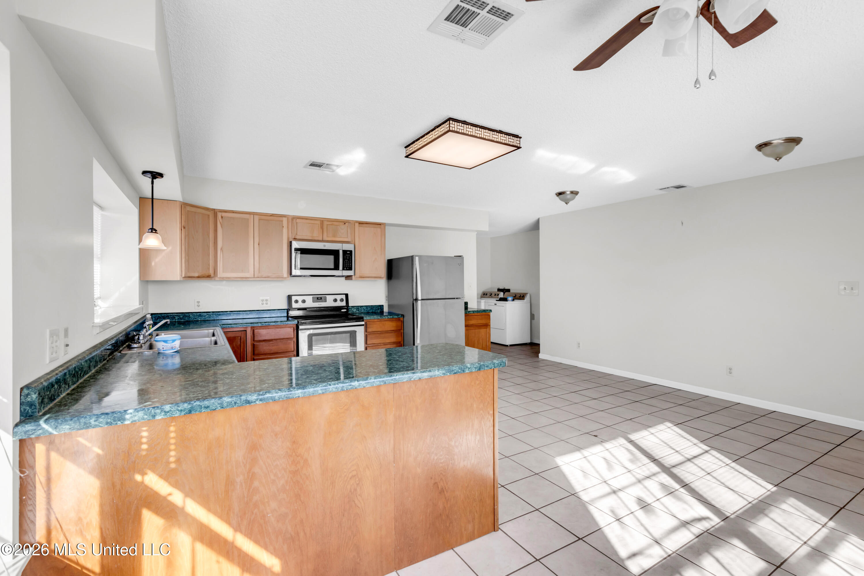 10281 3rd Avenue Property Photo 11