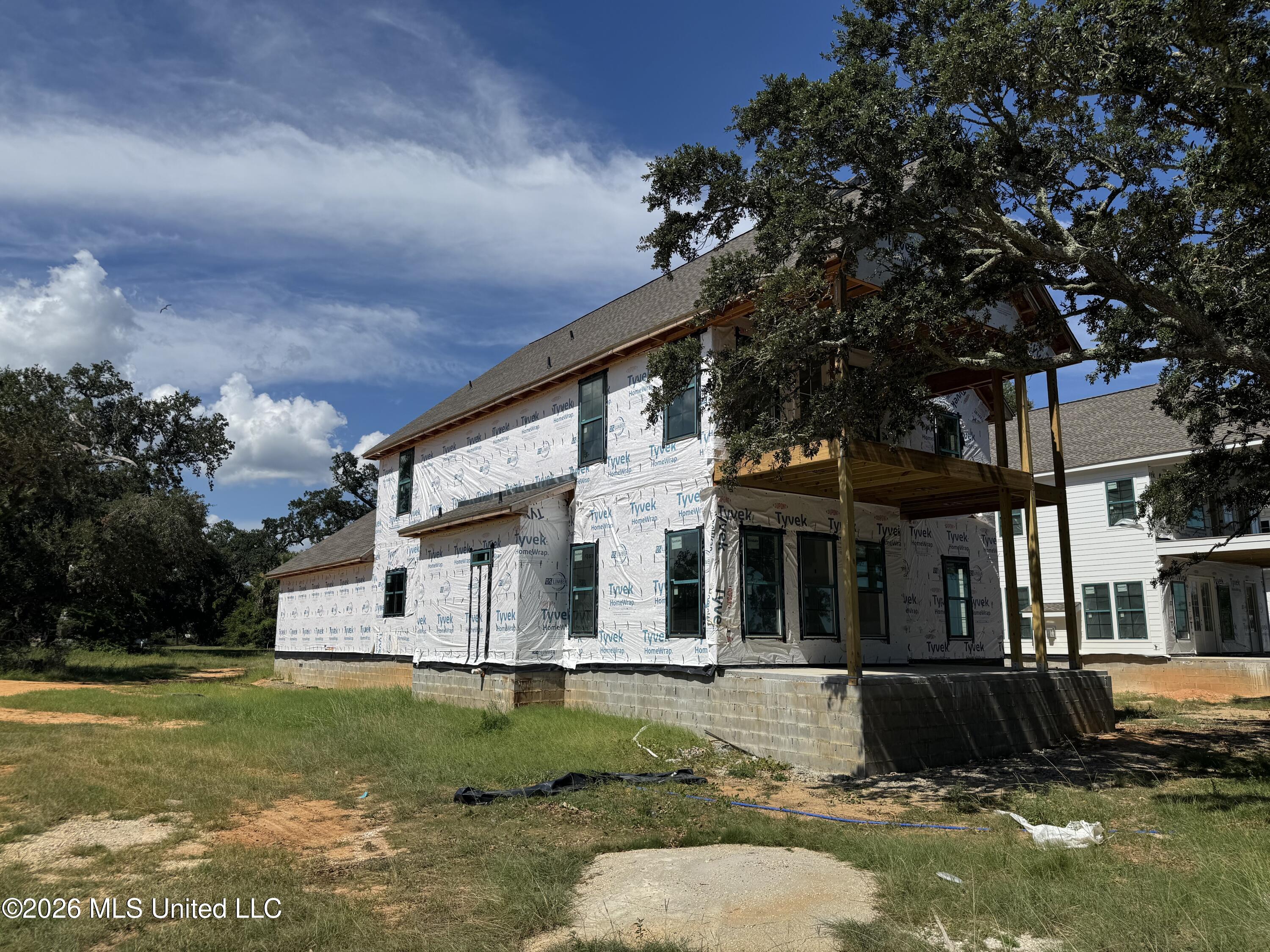 1124 E Beach Boulevard Property Photo 3