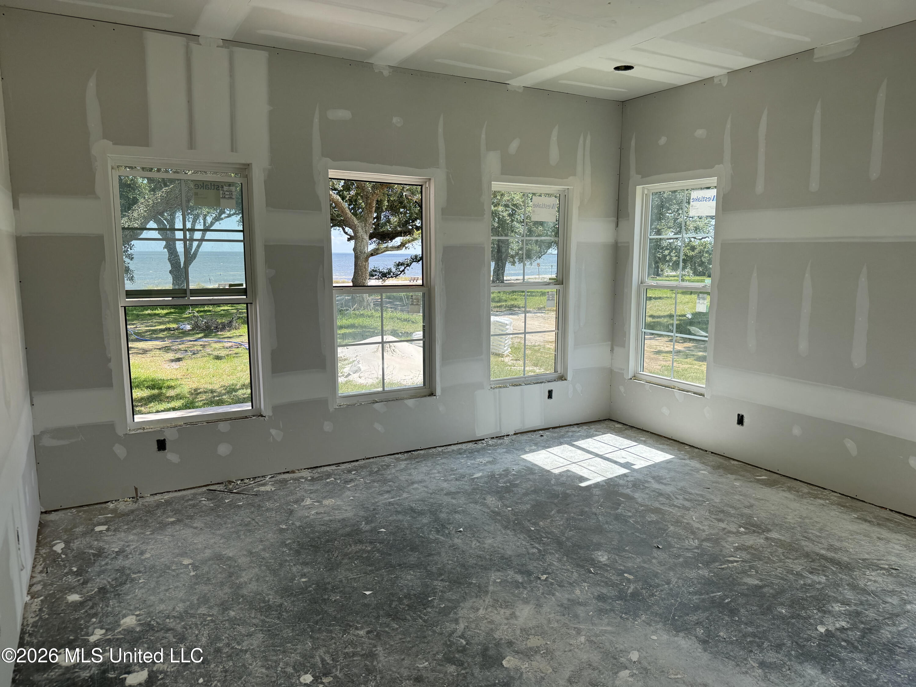 1124 E Beach Boulevard Property Photo 8
