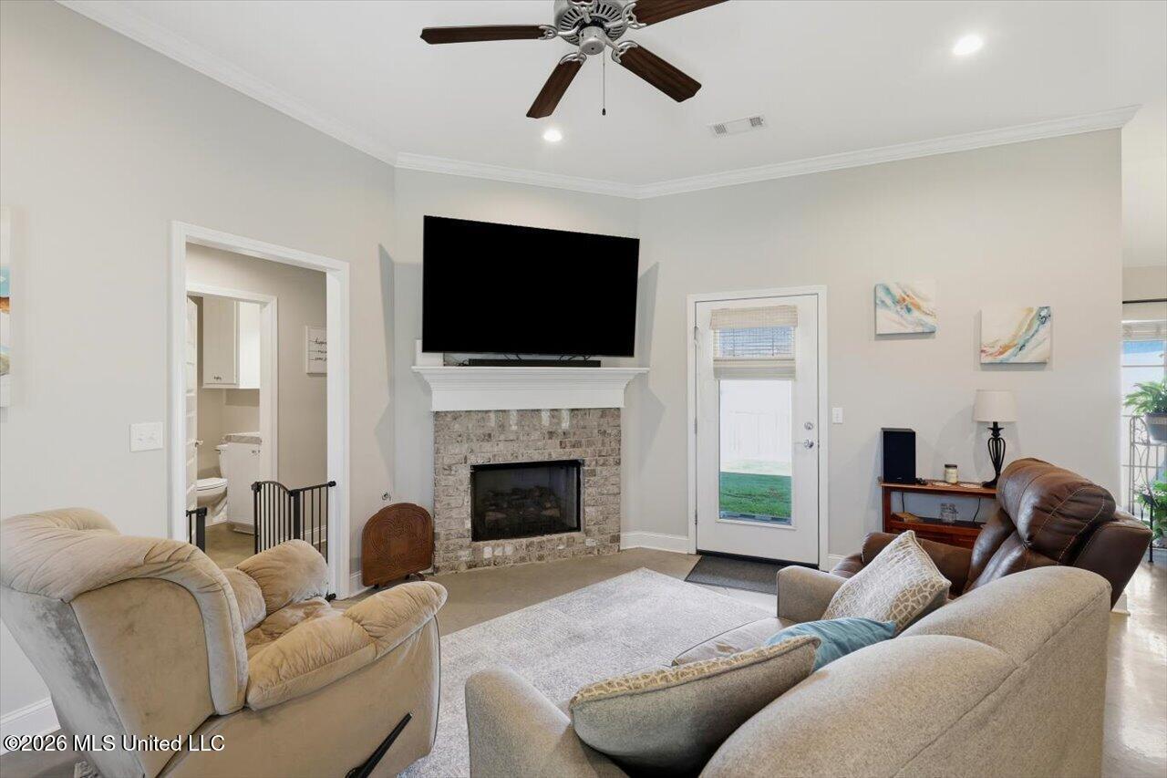 1204 Addison Lane Property Photo 6
