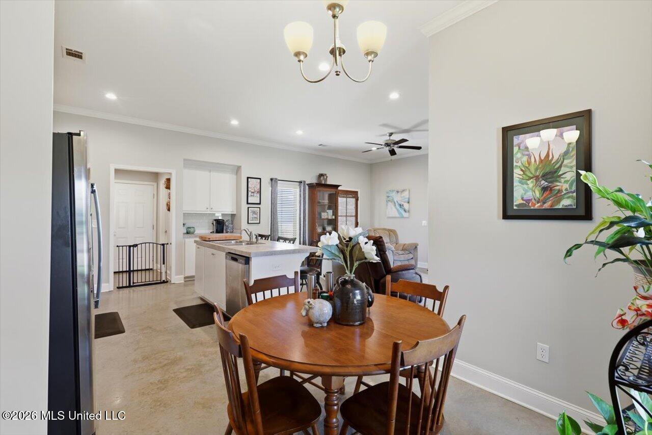 1204 Addison Lane Property Photo 14