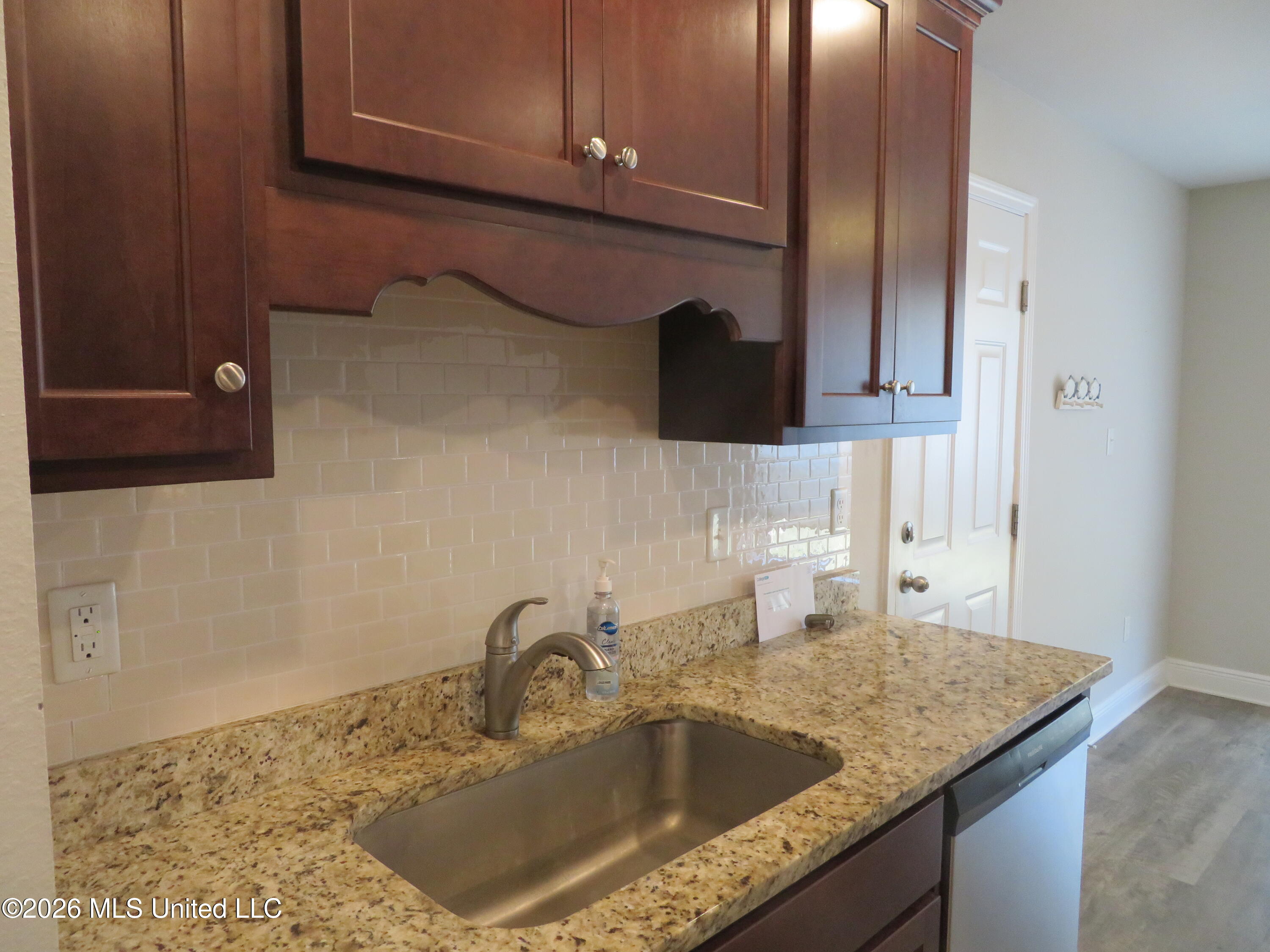 18172 Tiffany Renee Drive Property Photo 8