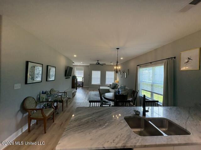 7542 Lexington Loop Property Photo 6
