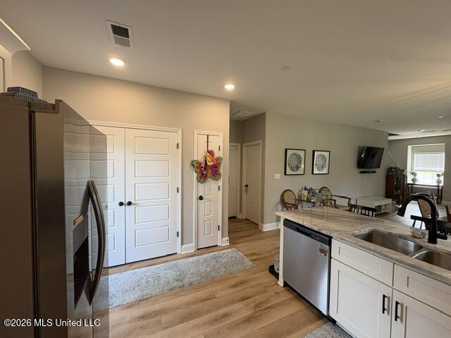 7542 Lexington Loop Property Photo 7