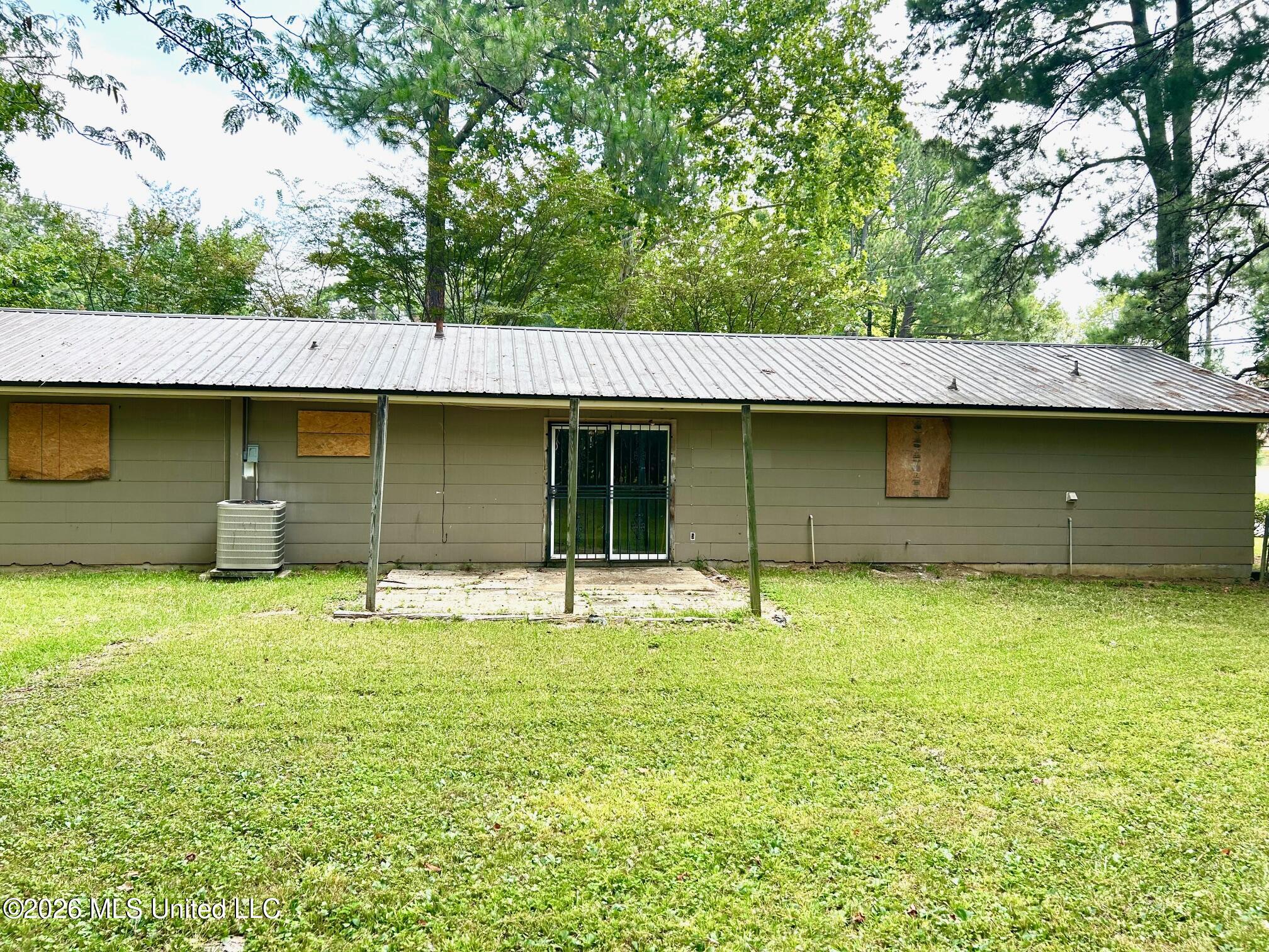 3065 Suncrest Drive Property Photo 12
