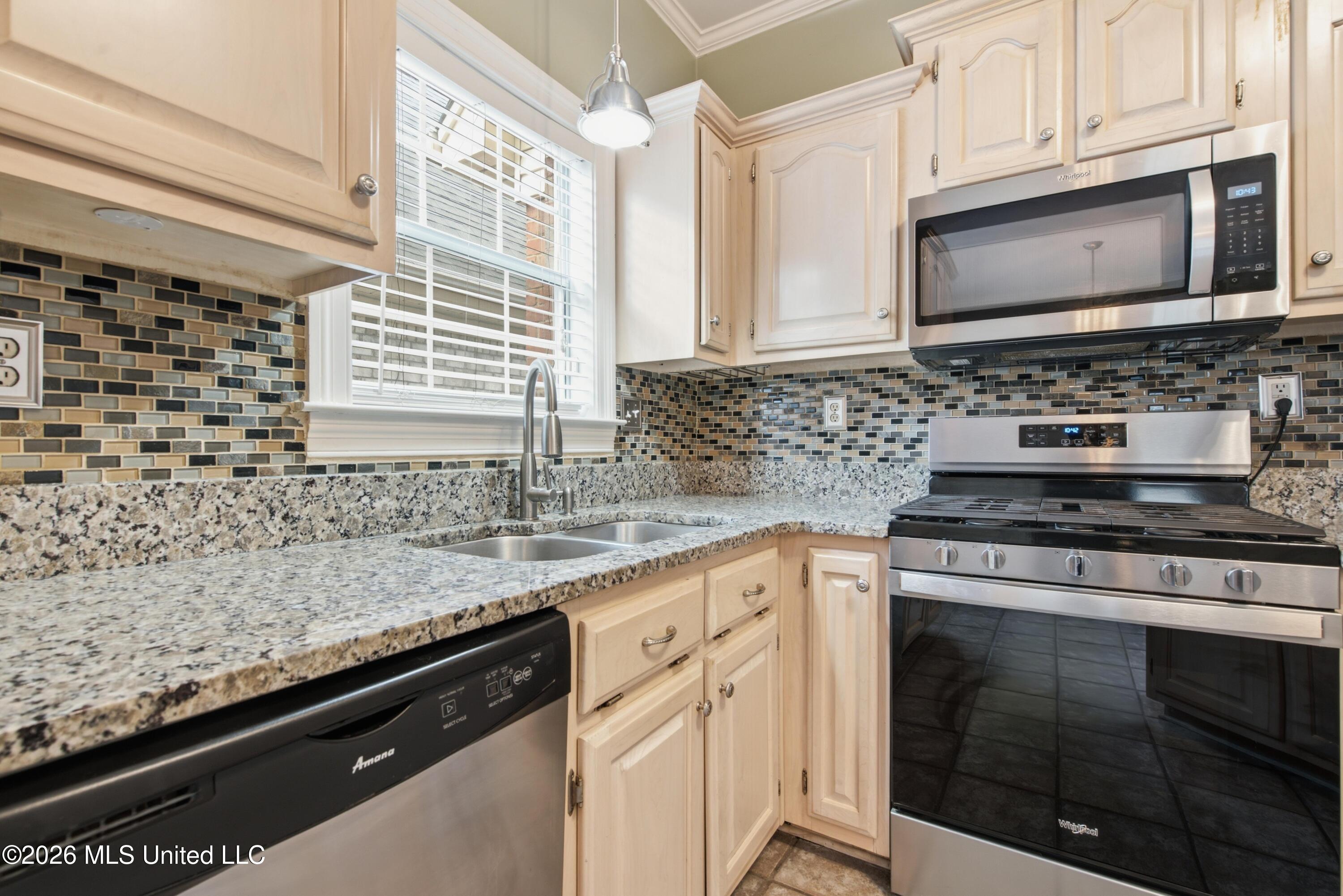 4450 Aberton Drive Property Photo 4