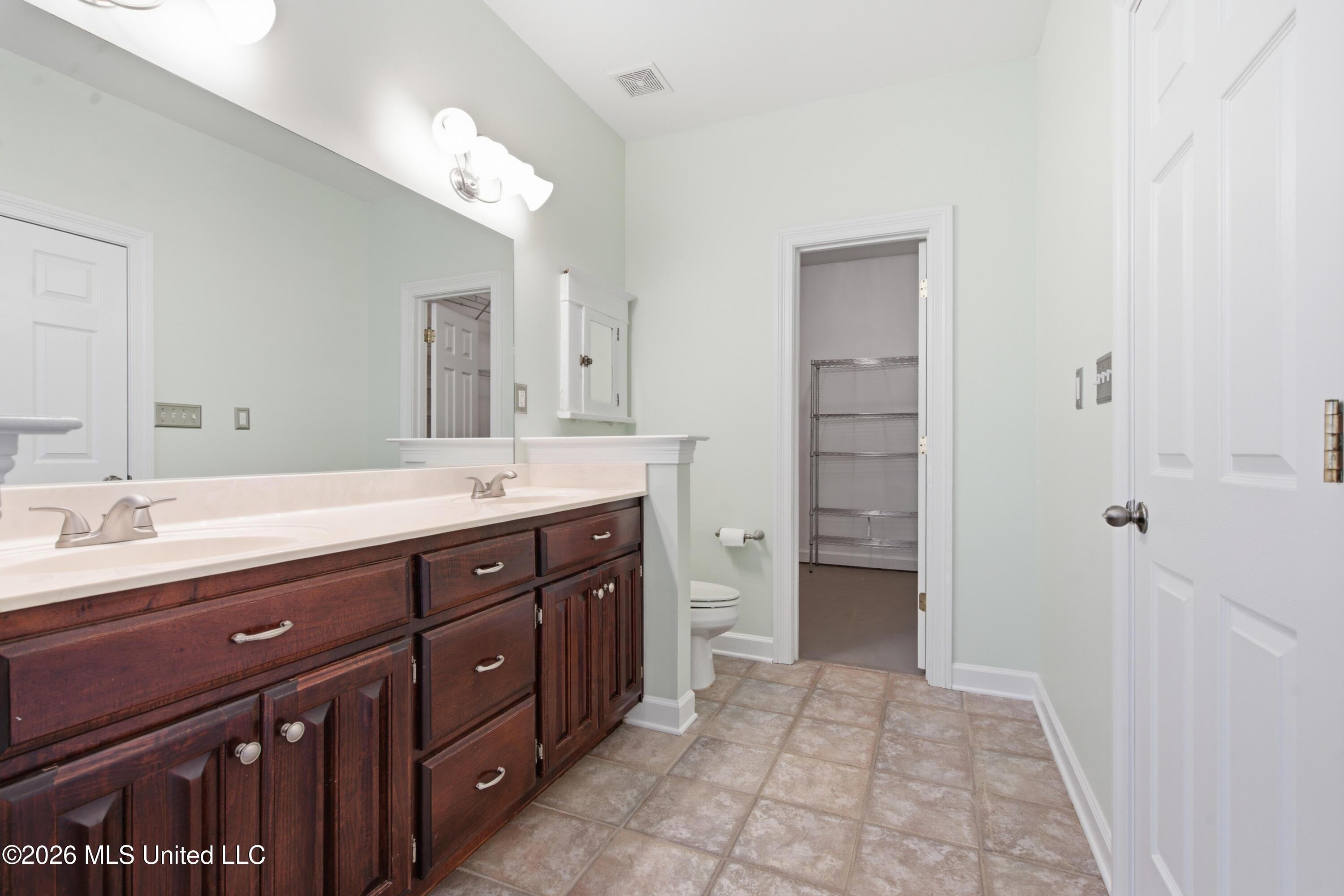 4450 Aberton Drive Property Photo 11