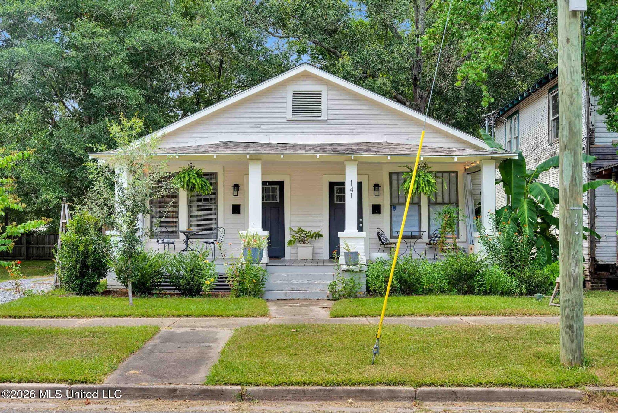 141 W 5th Street Property Photo 2