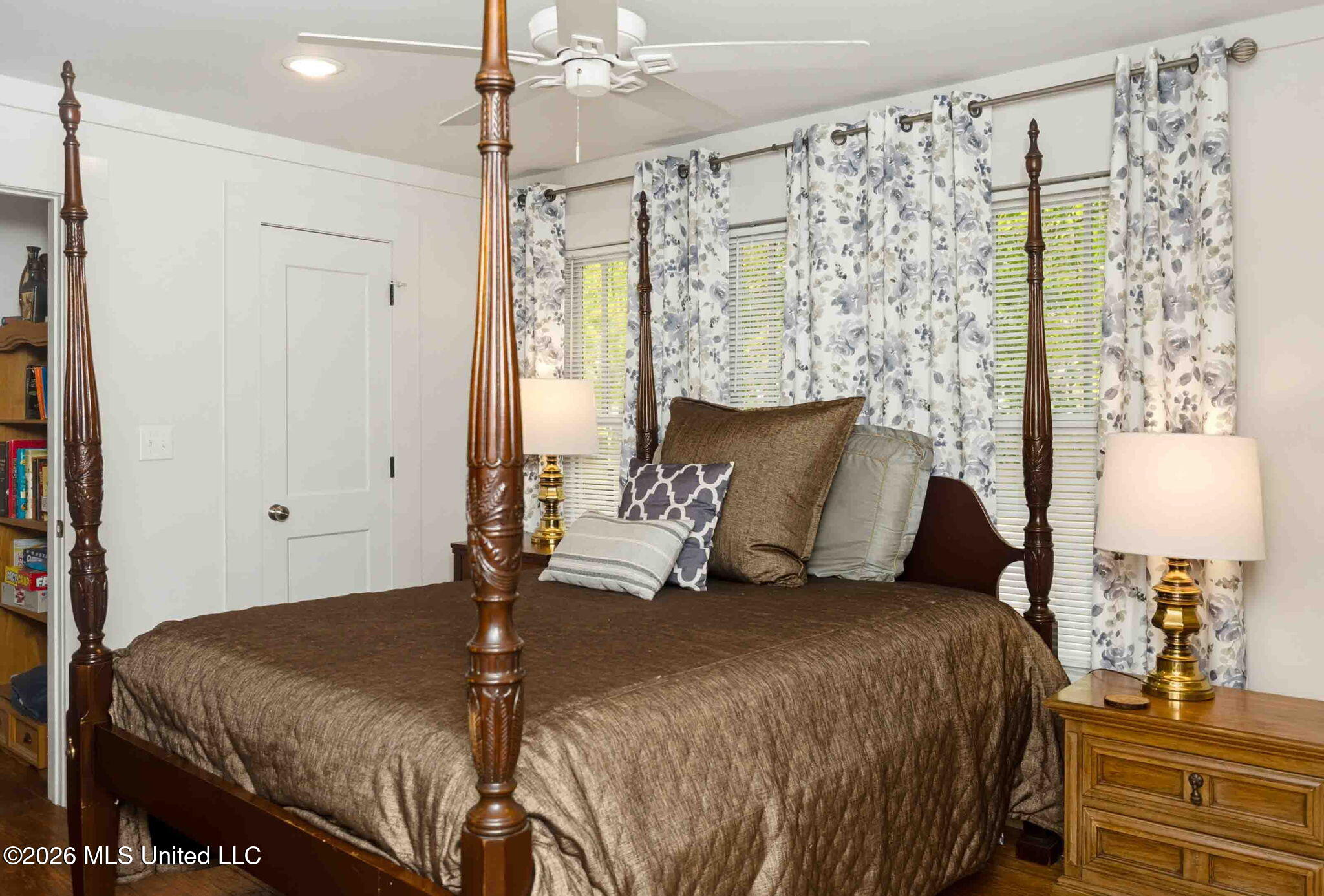 141 W 5th Street Property Photo 22
