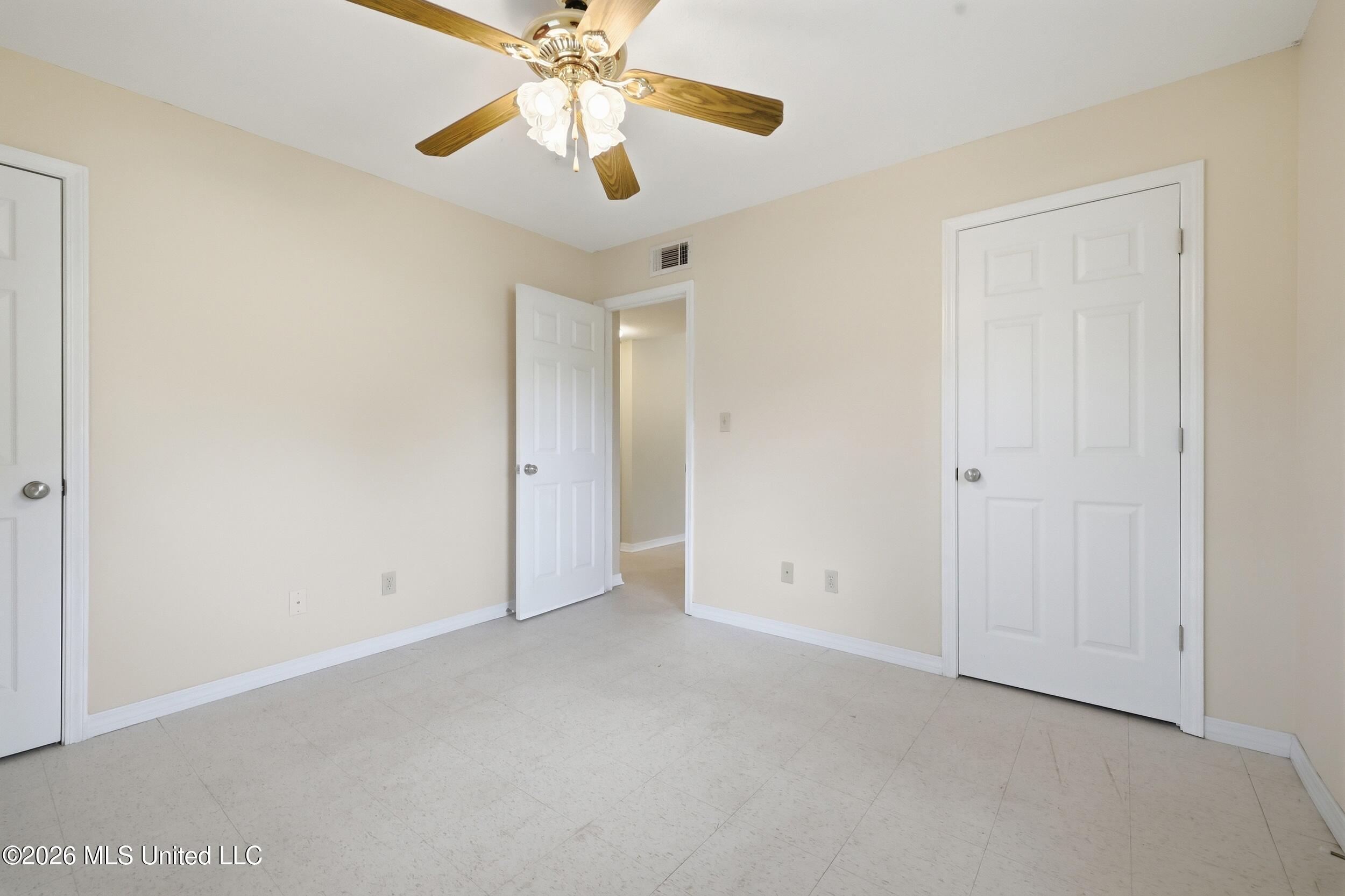 815 Amar Street Property Photo 6