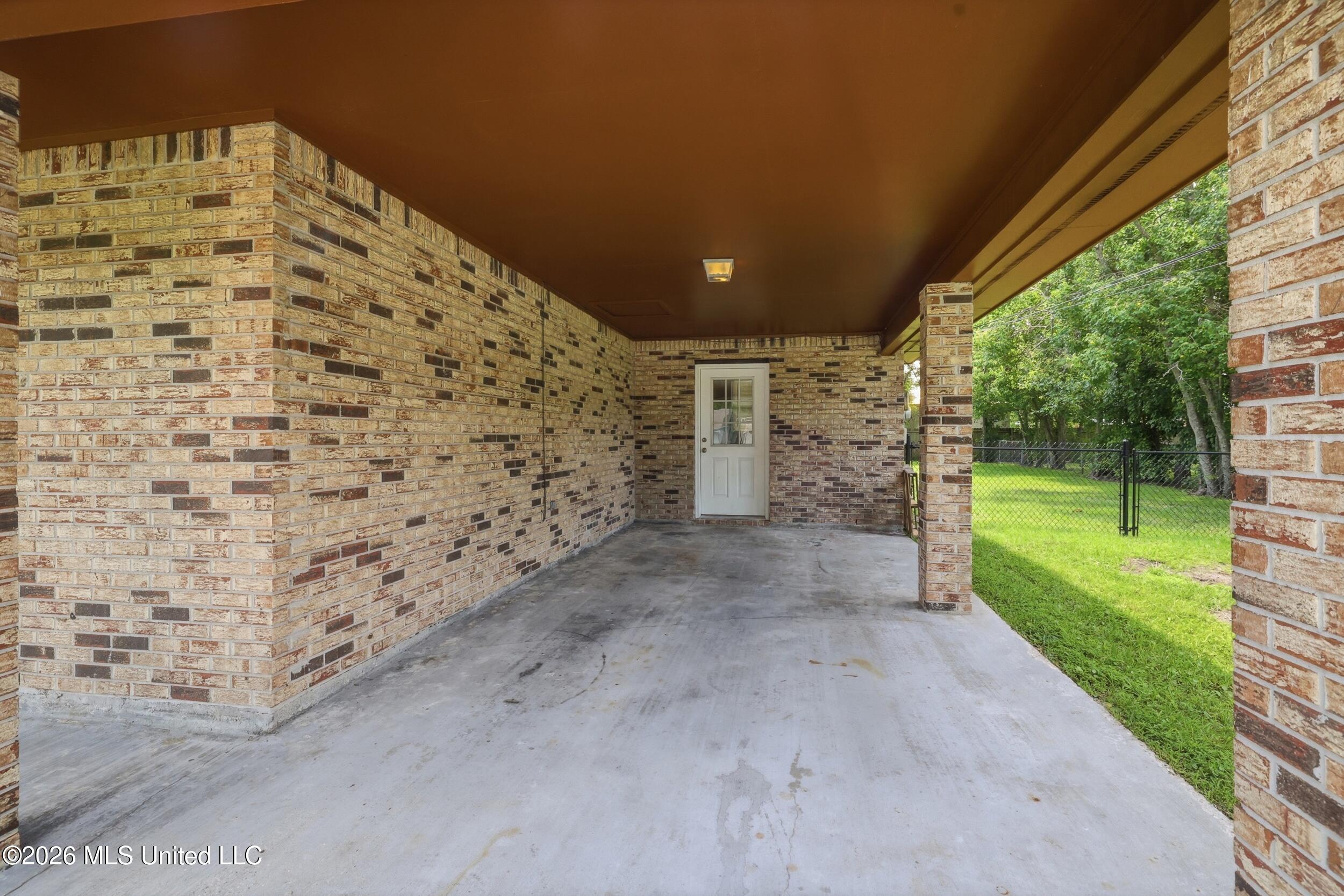 815 Amar Street Property Photo 14