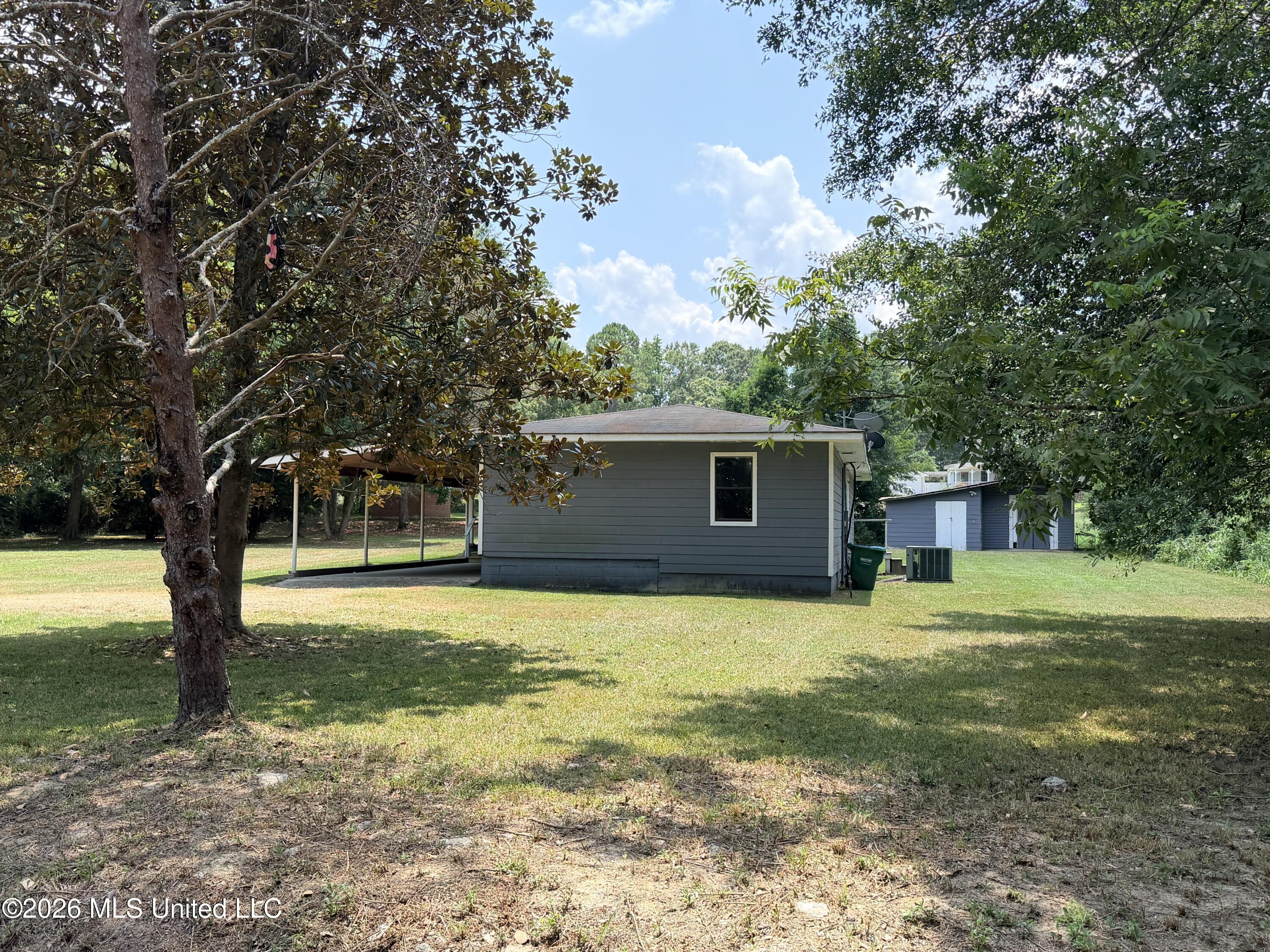 809 W Camp Avenue Property Photo 1