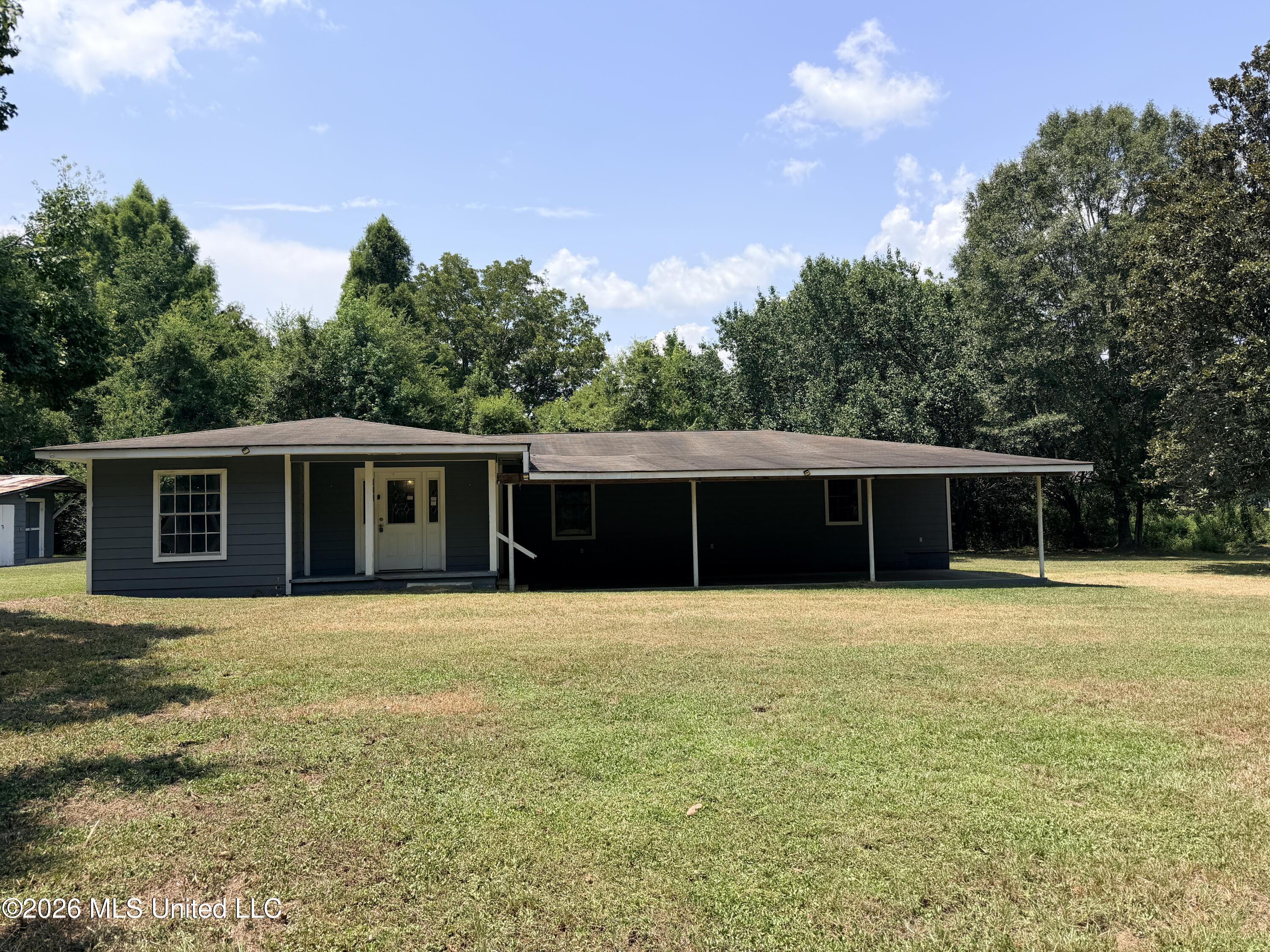 809 W Camp Avenue Property Photo 5